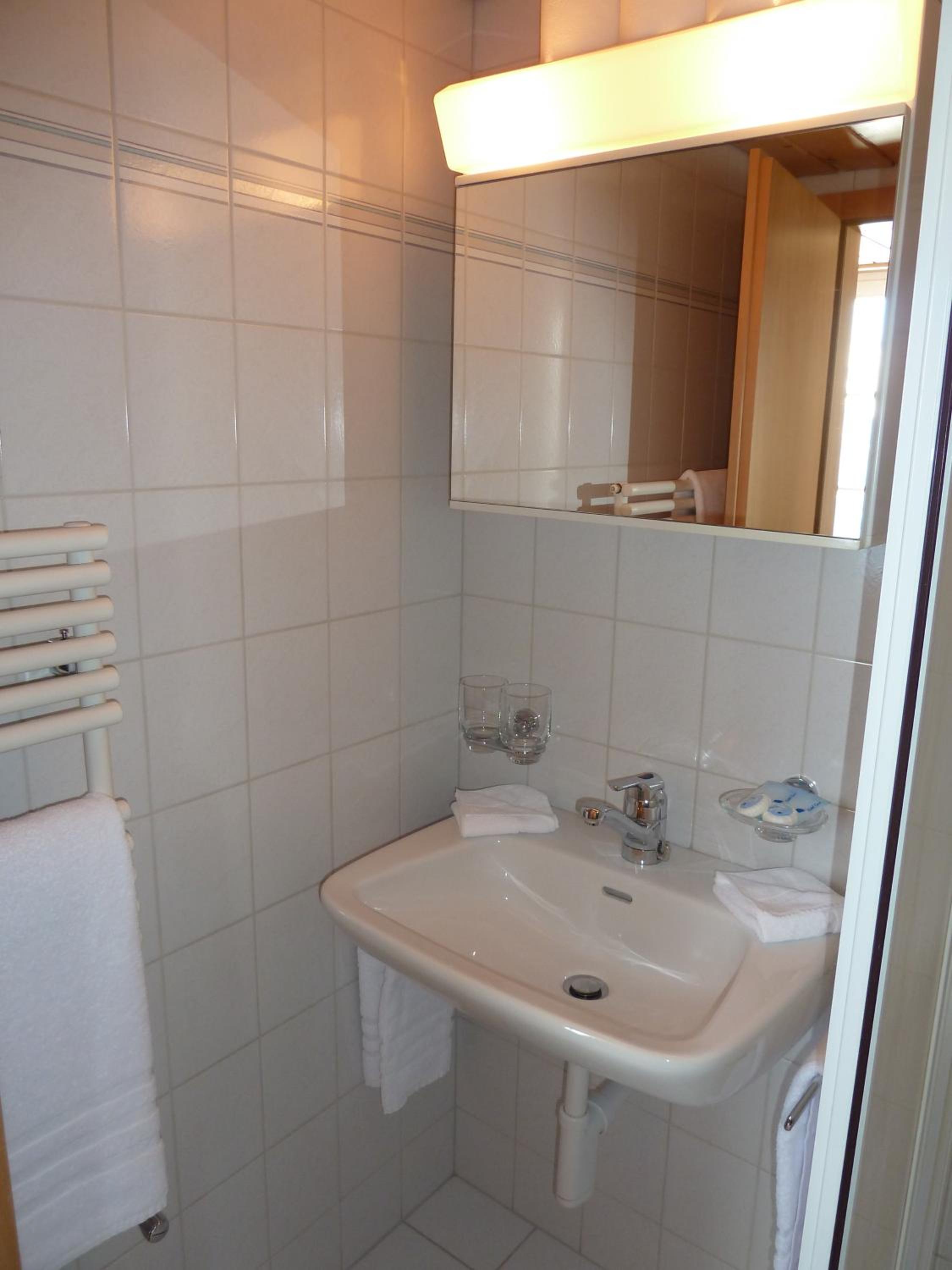 Double Room - Photo 12