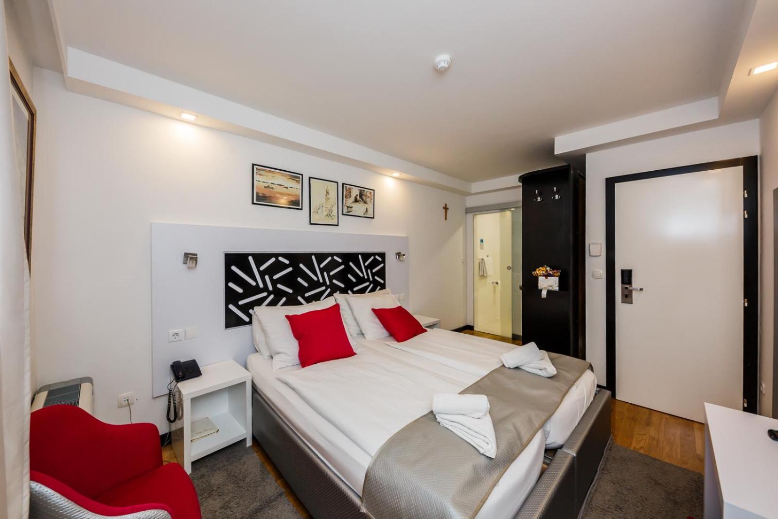 Double or Twin Room - Photo 1
