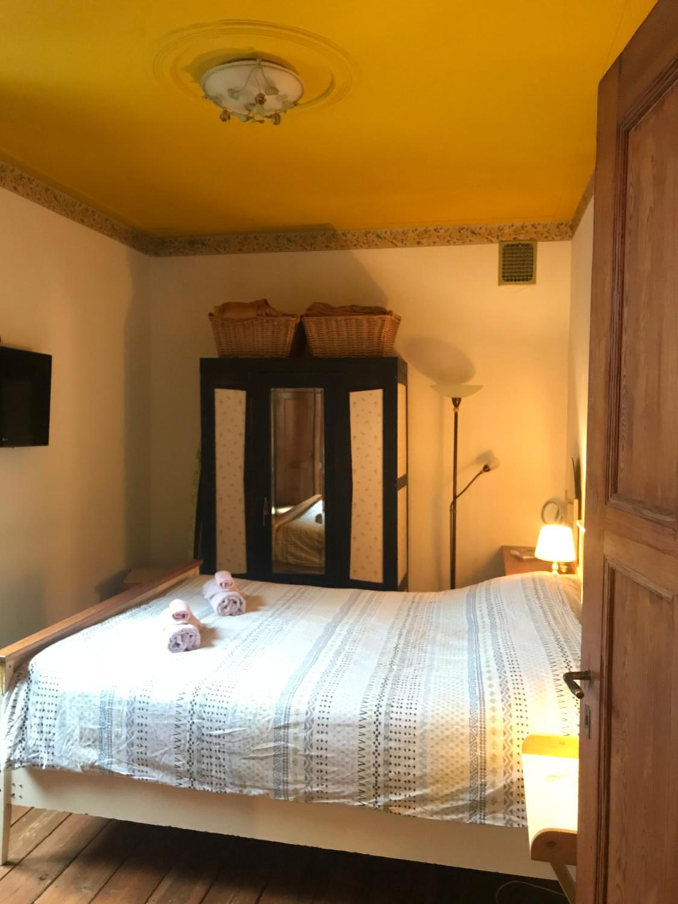 Standard Double Room With Shared Bathroom photo 2