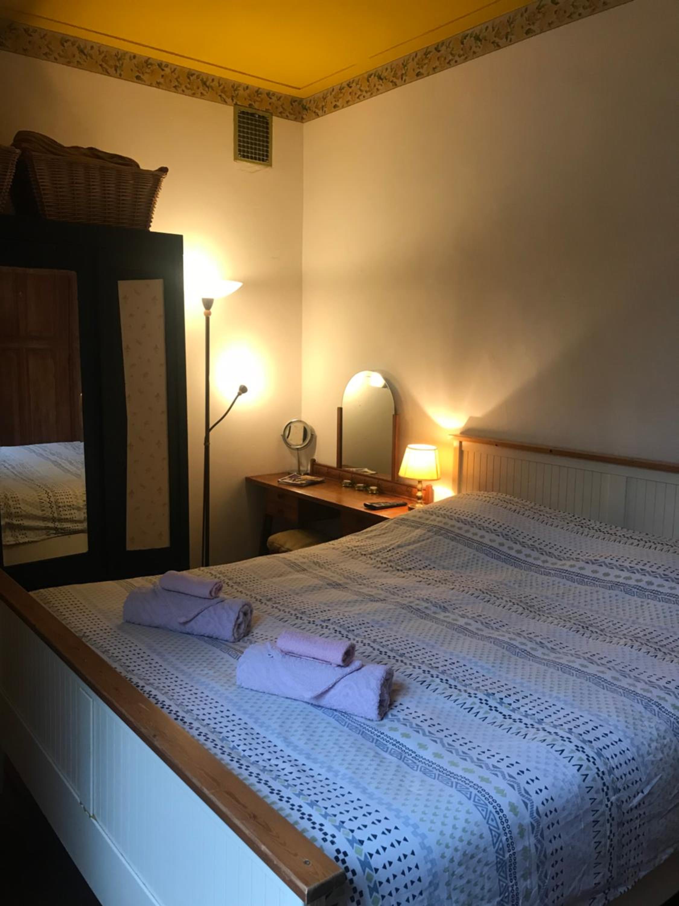 Standard Double Room With Shared Bathroom photo 1