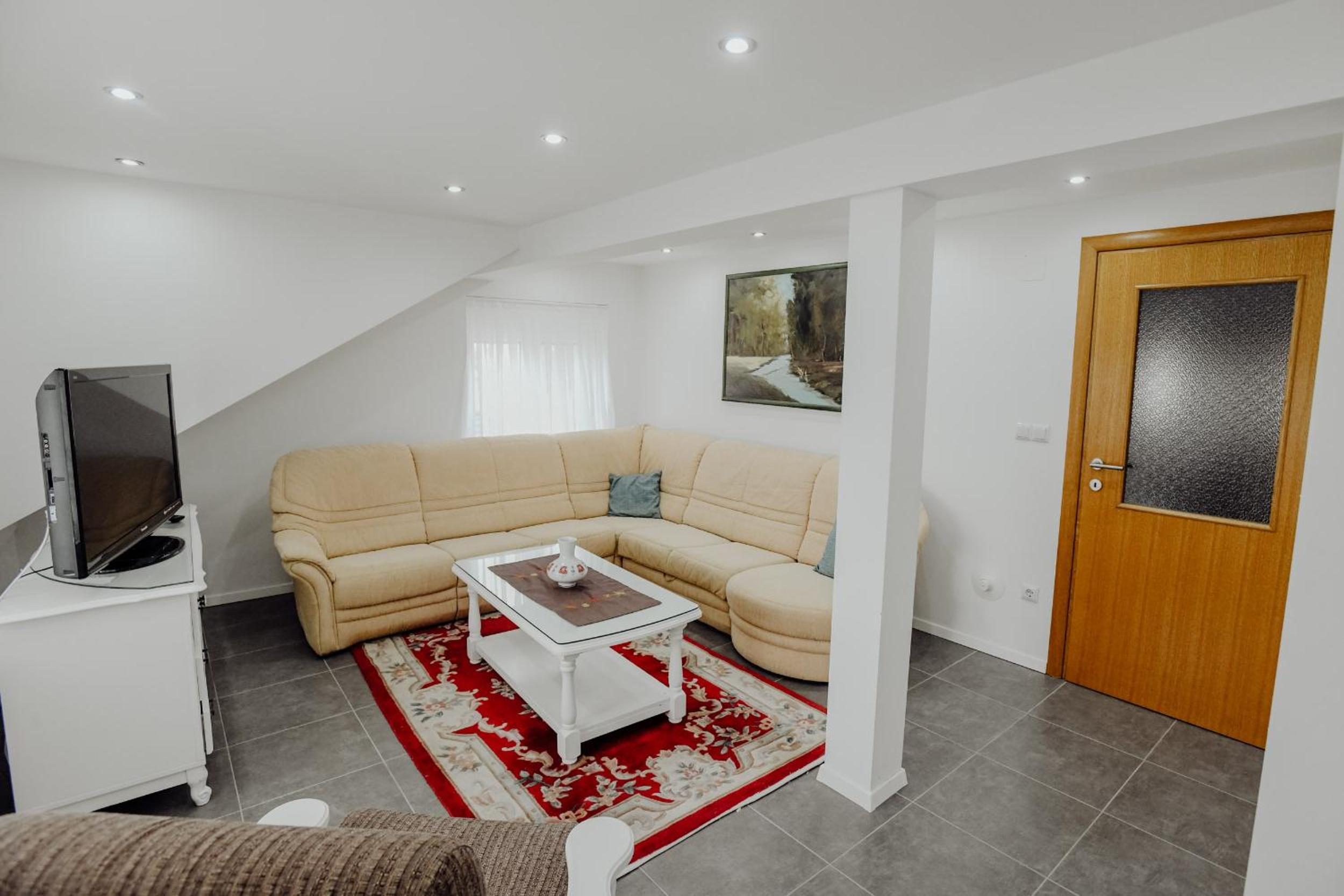 Two-Bedroom Apartment - Photo 20