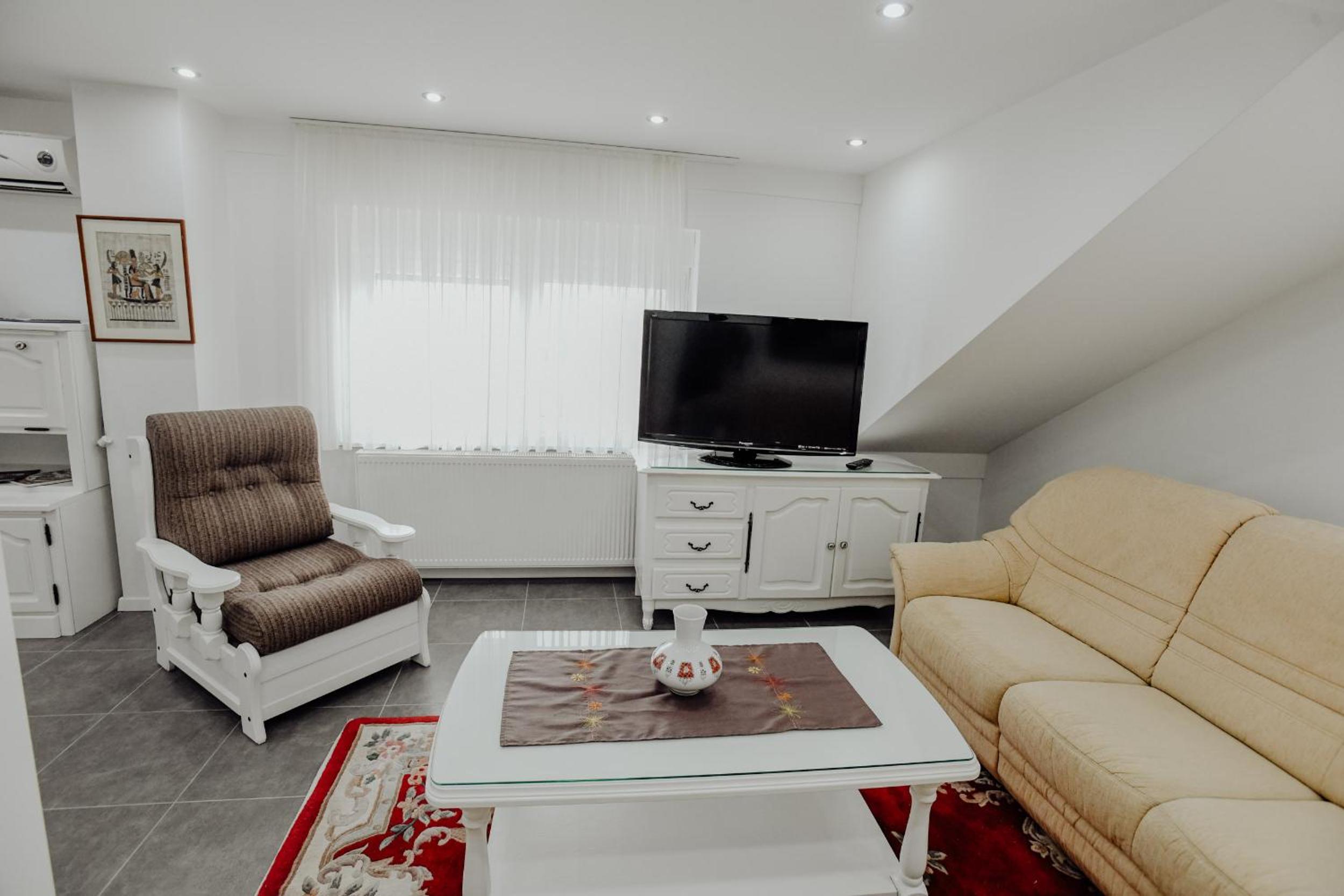 Two-Bedroom Apartment - Photo 18