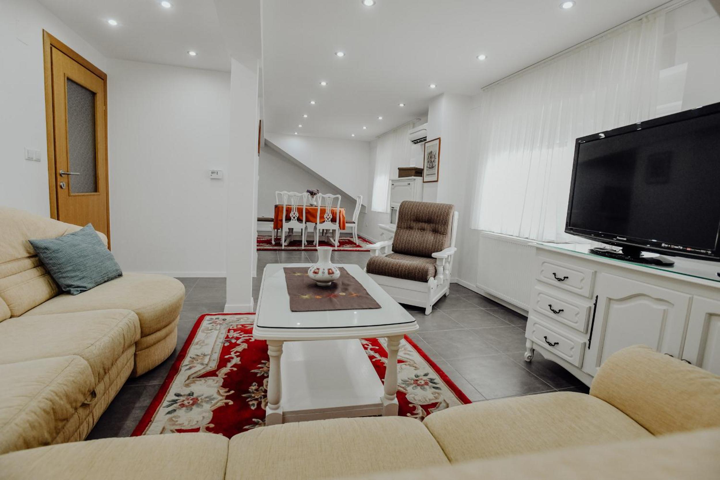 Two-Bedroom Apartment - Photo 16