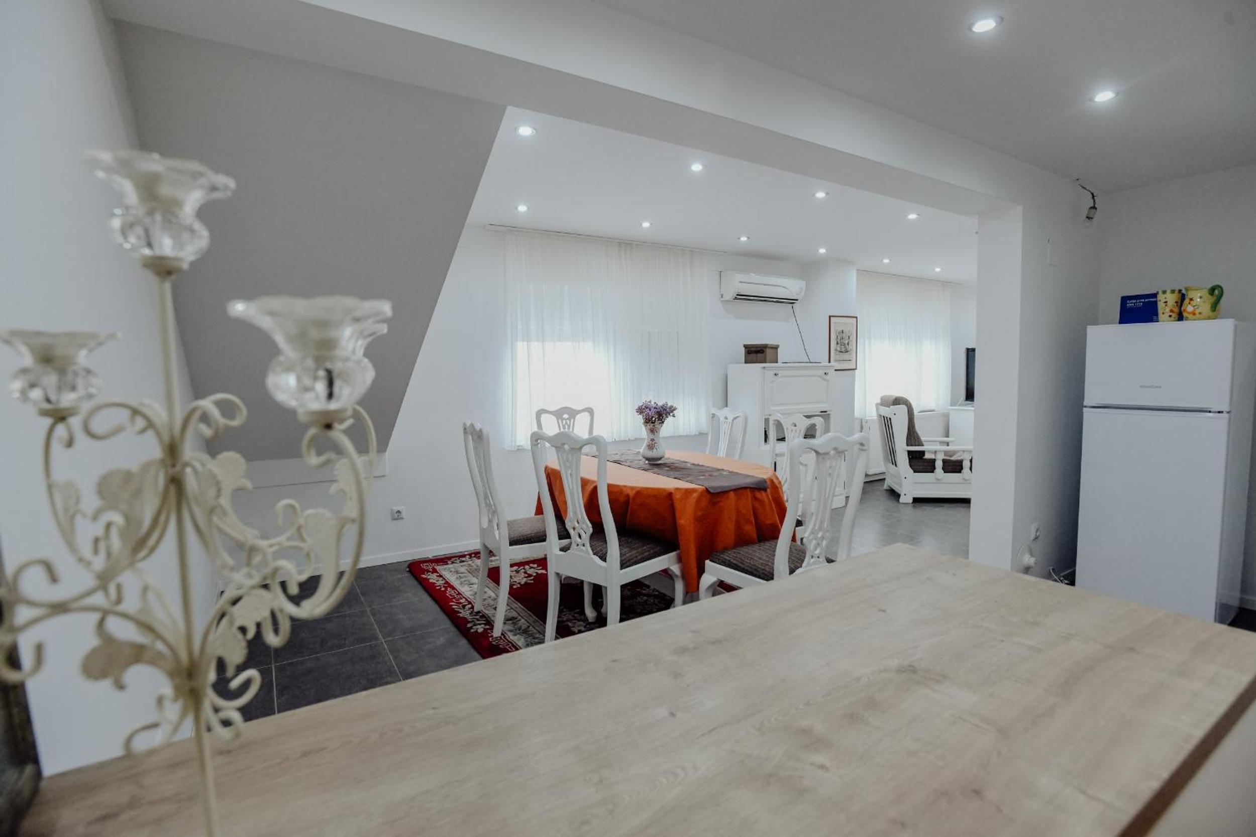 Two-Bedroom Apartment - Photo 2