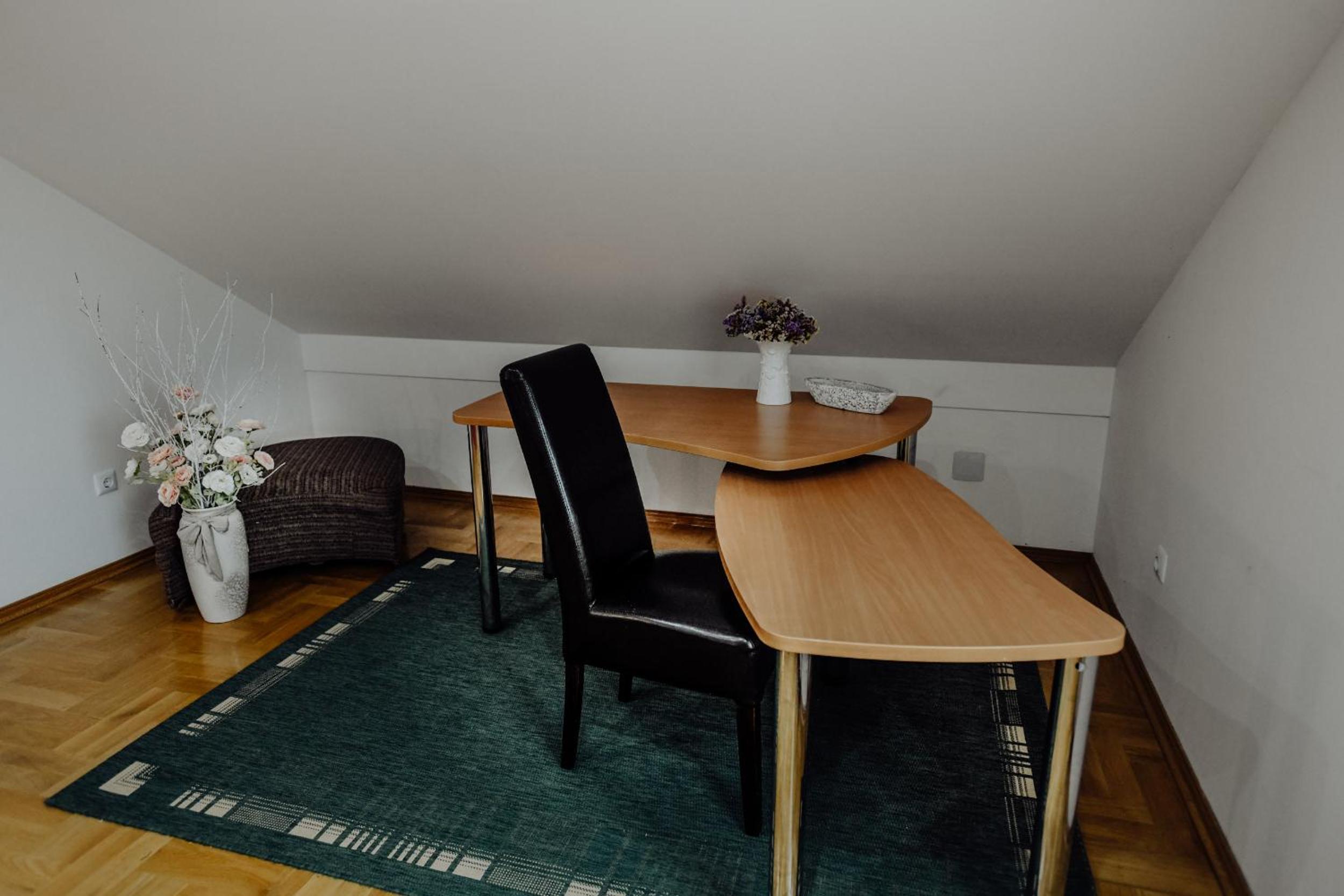 Two-Bedroom Apartment - Photo 5