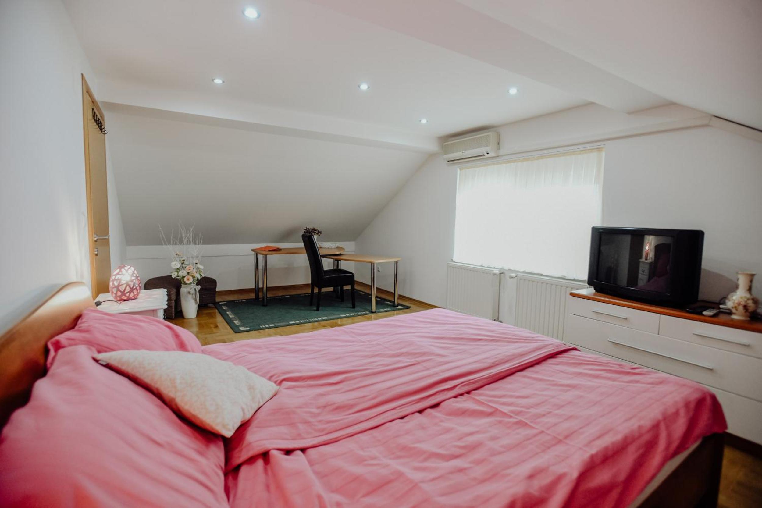 Two-Bedroom Apartment - Photo 4