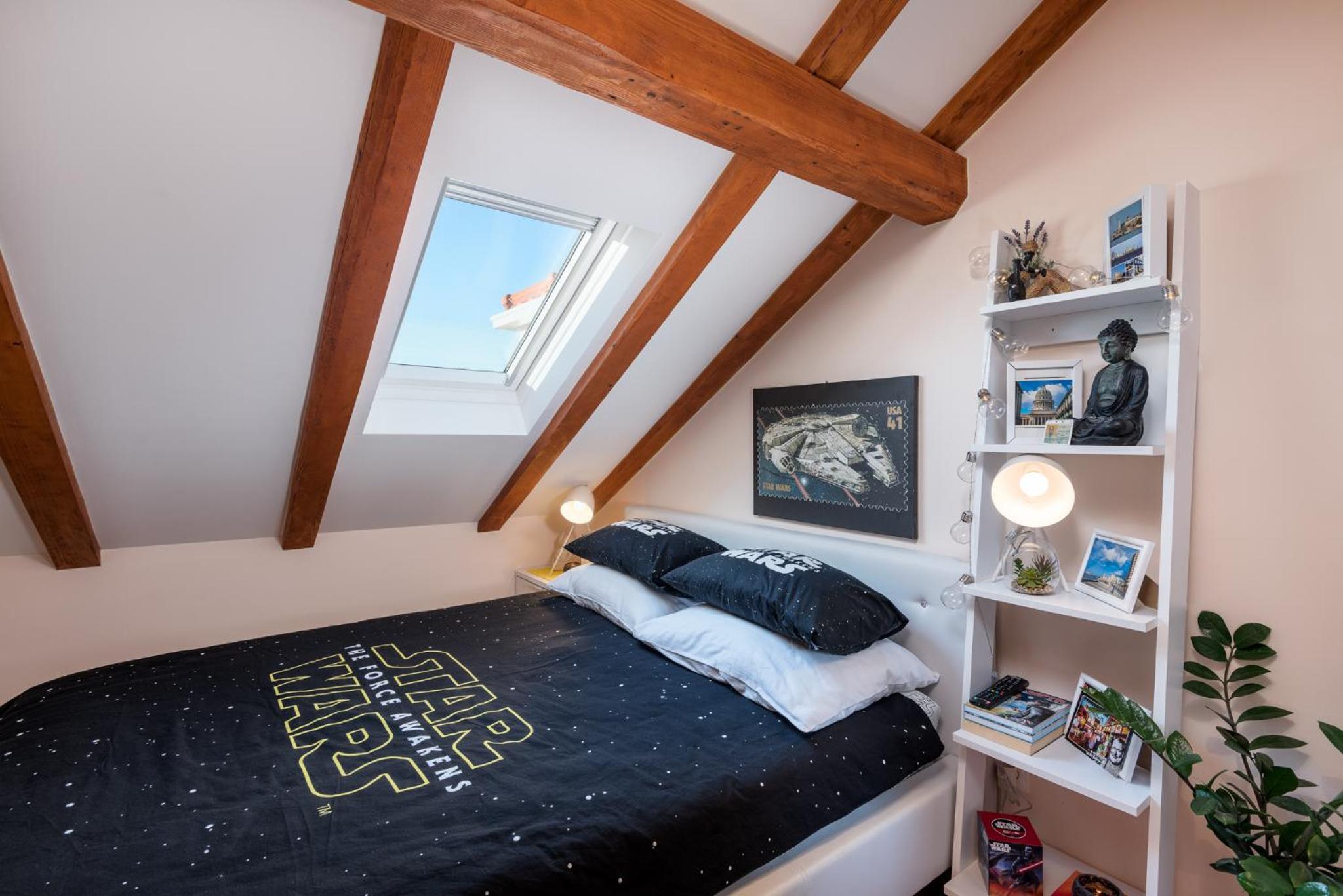 One Bedroom Apartment with Sea View