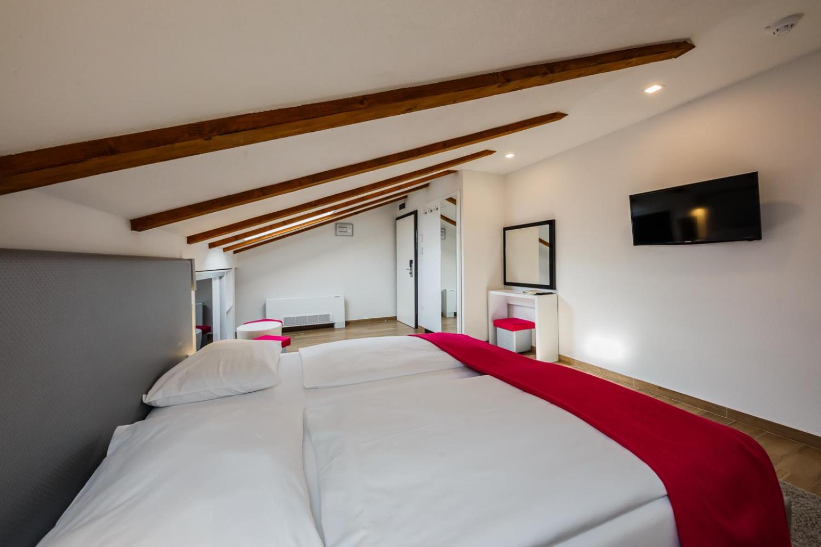 Double or Twin Room - Photo 2