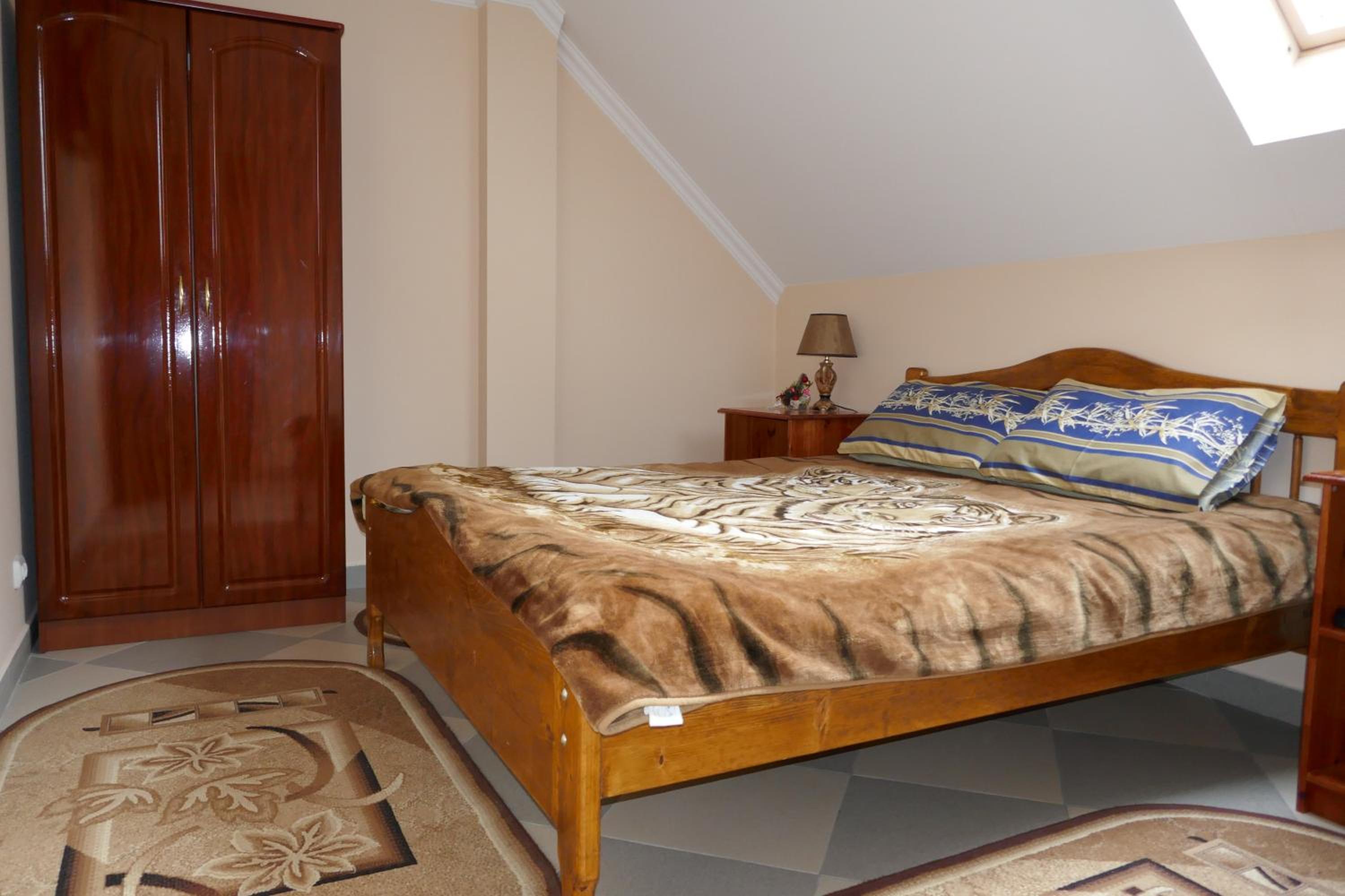 Four-Bedroom House photo 2