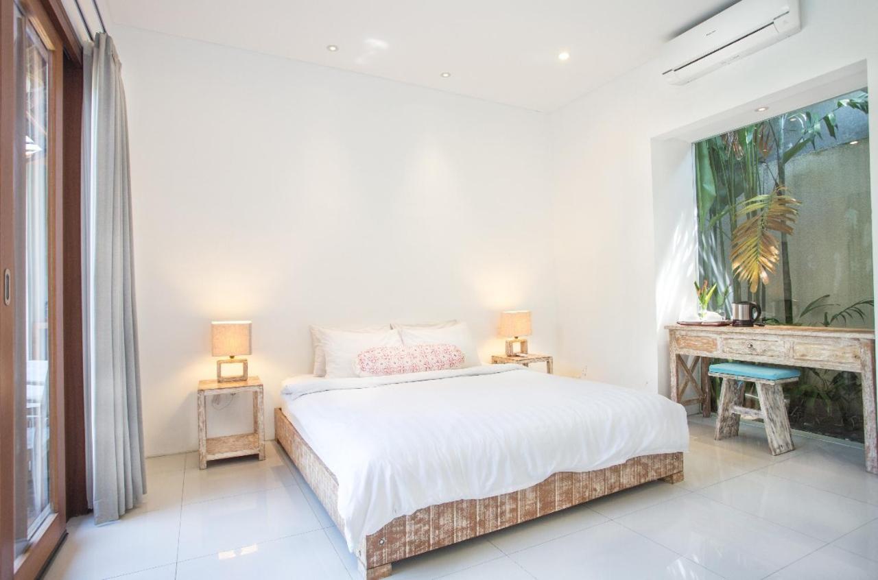 Villa with Private Pool - Photo 26