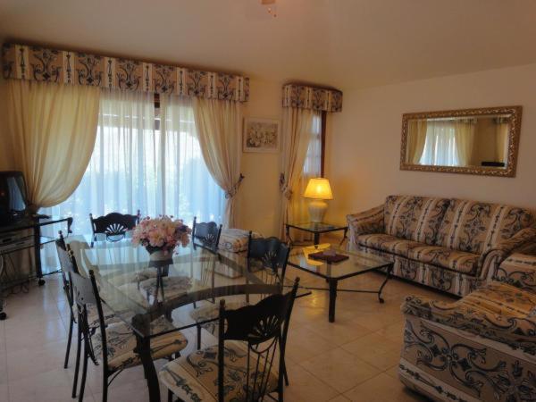 2 Bedroom Villa With outdoor jacuzzi photo 3