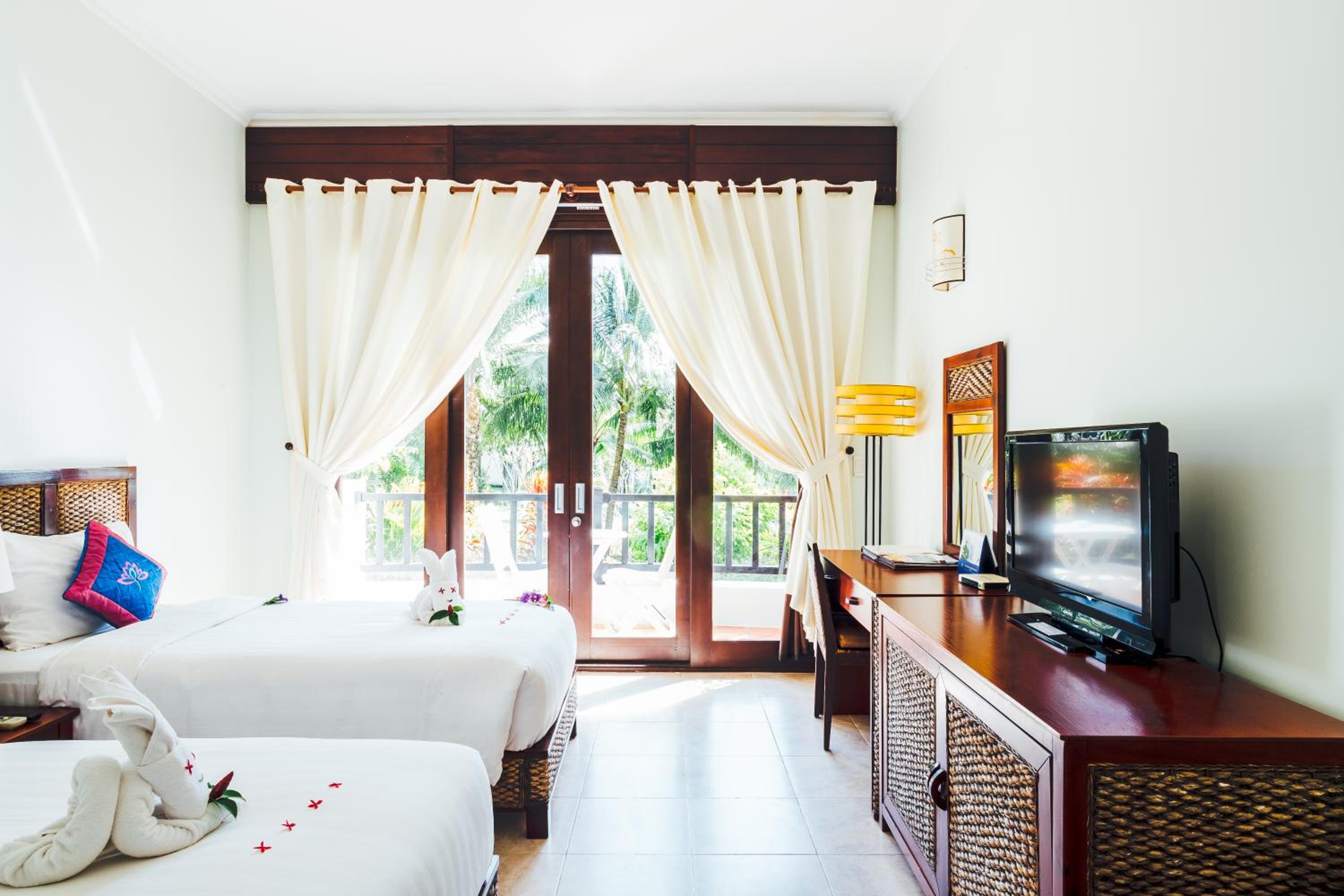 Deluxe Room with Garden View photo 1