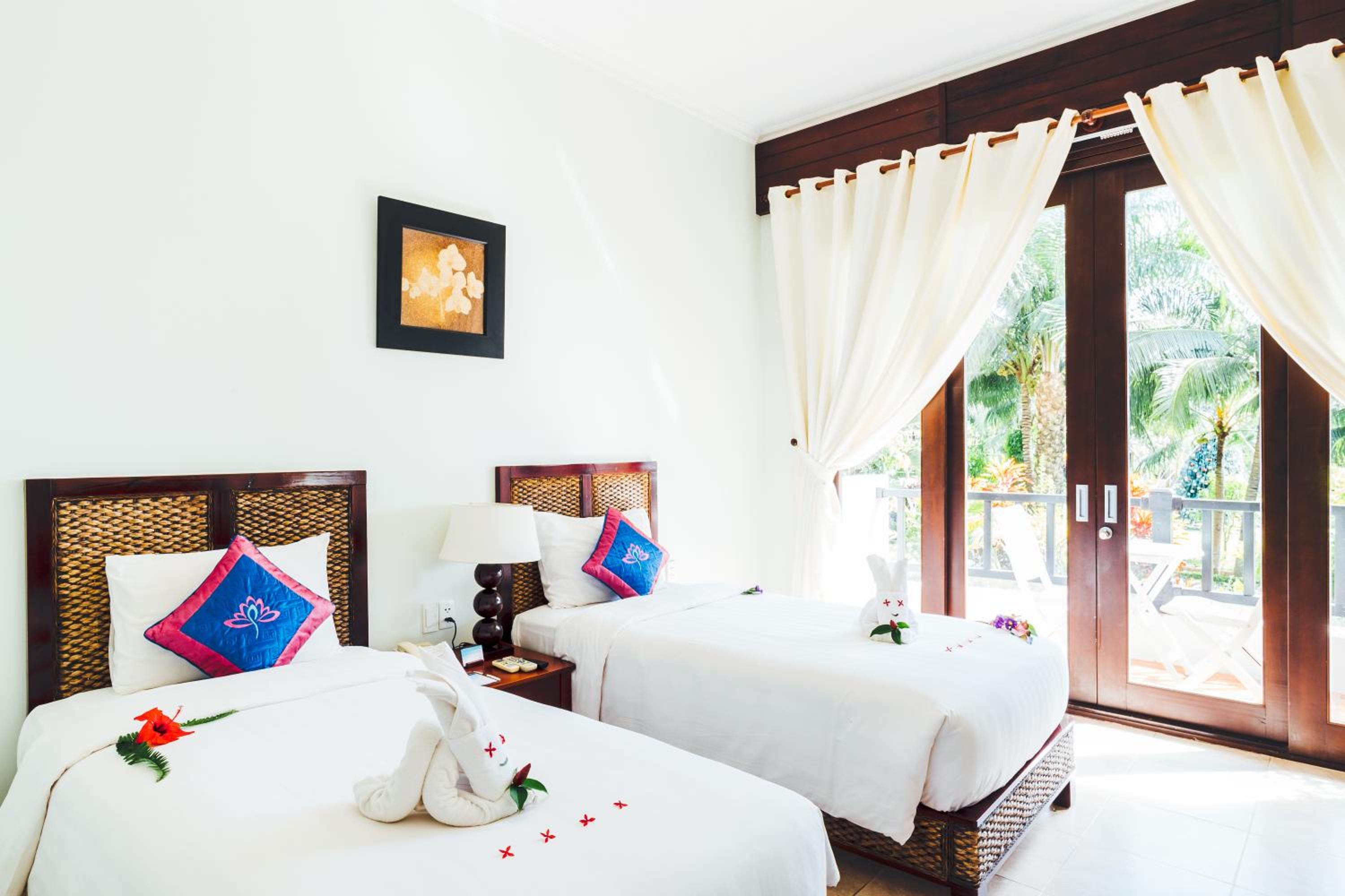 Deluxe Room with Garden View photo 3
