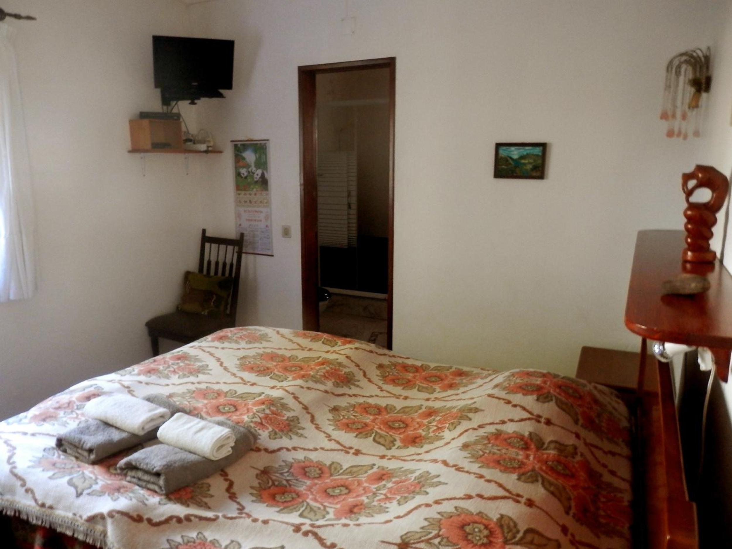 Double Room with Private Bathroom photo 2