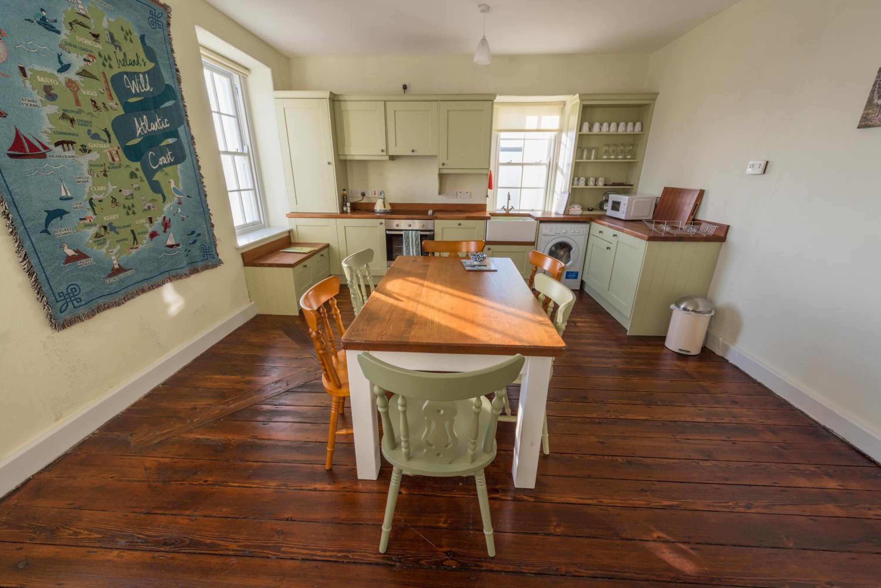 Tory - Two Bedroom House photo 3