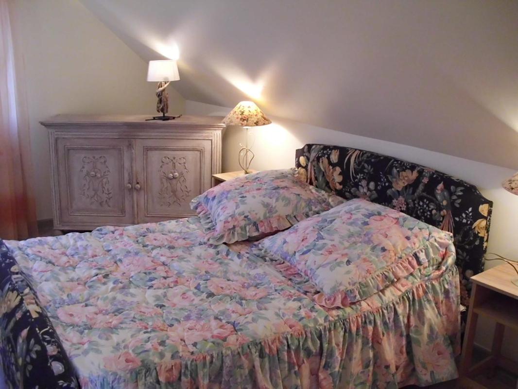 Family Room with Private Bathroom photo 2