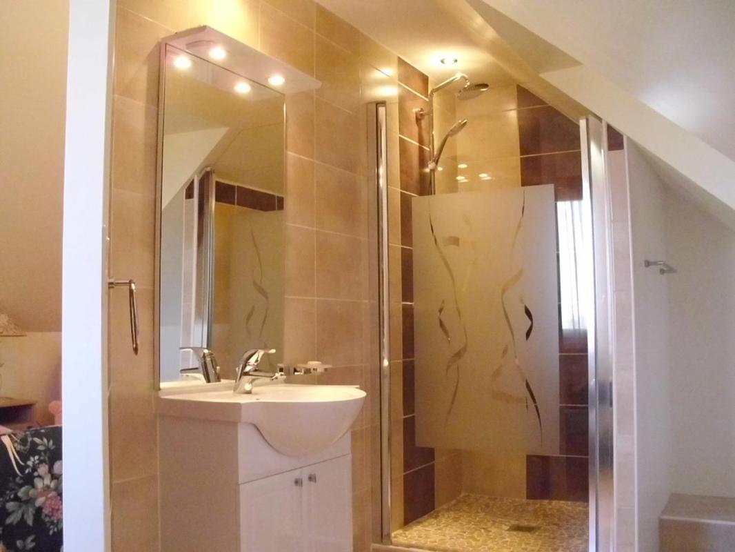 Family Room with Private Bathroom photo 3