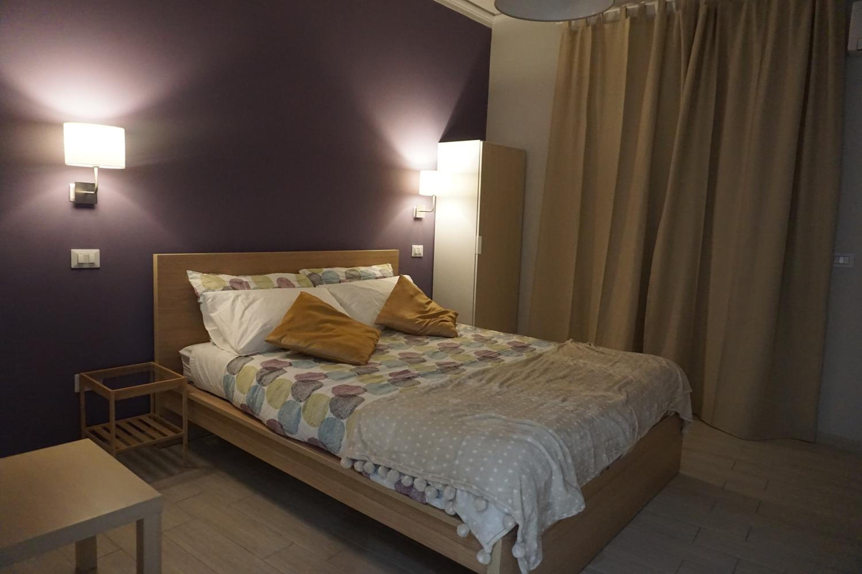 Double Room with Private Bathroom - Photo 29
