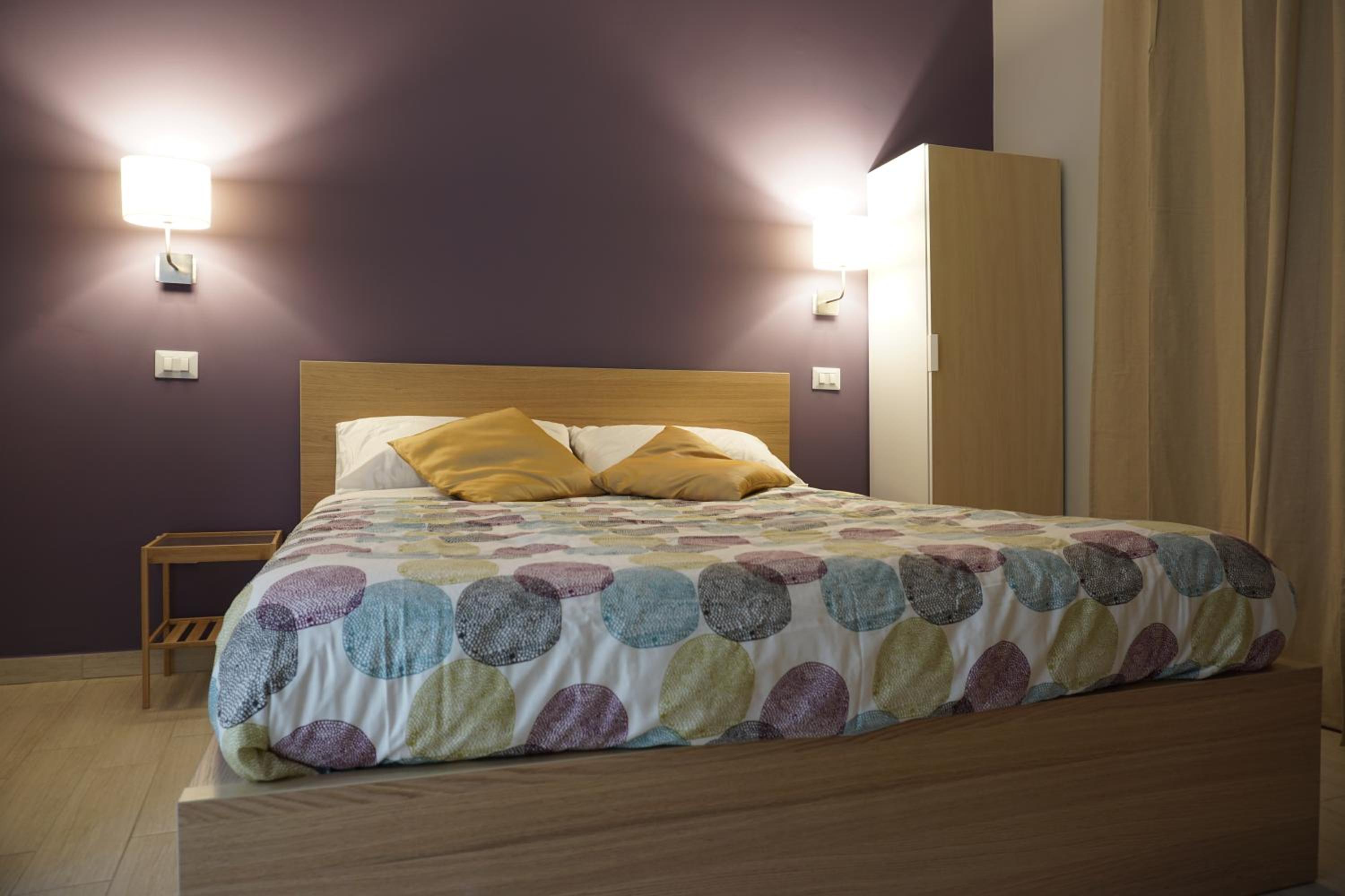 Double Room with Private Bathroom - Photo 24