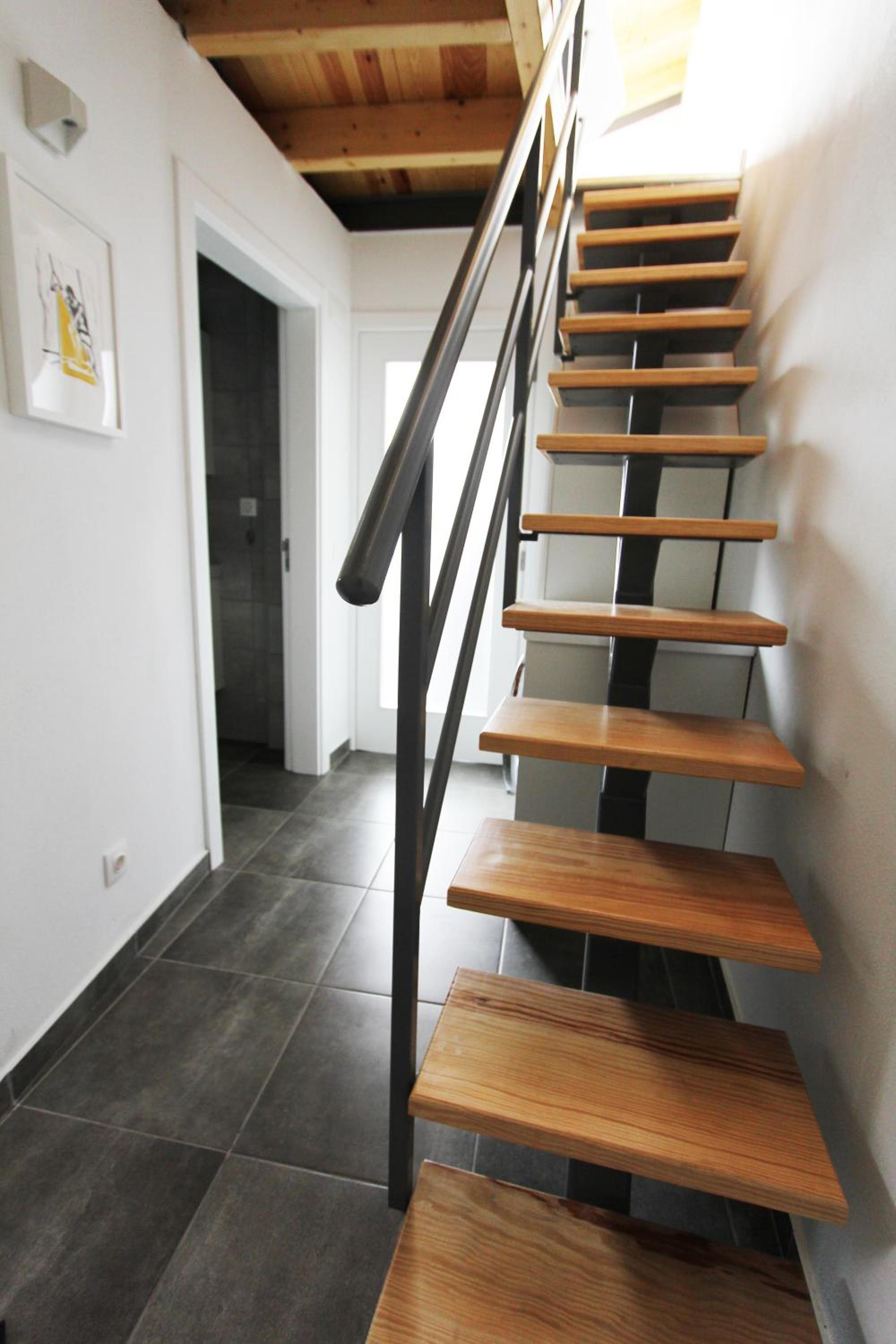 Two-Bedroom House - 31A photo 2
