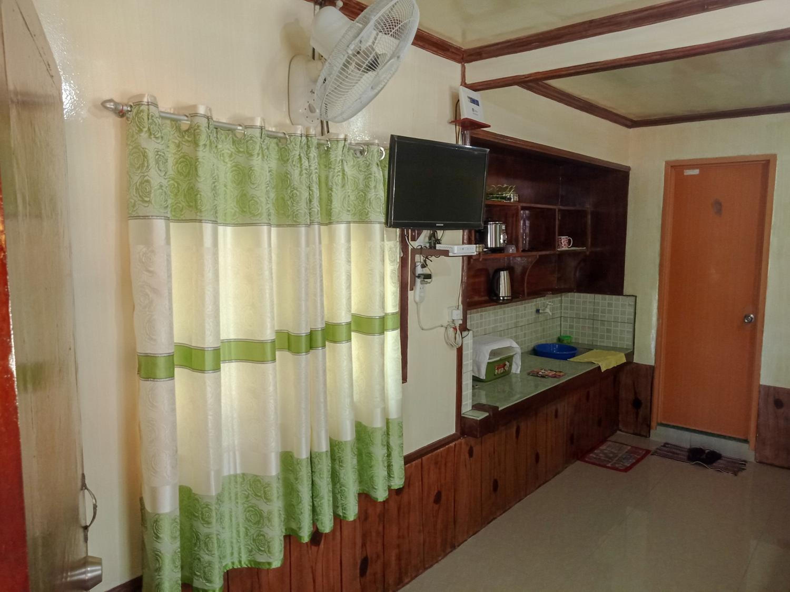 One-Bedroom Cottage - Photo 8