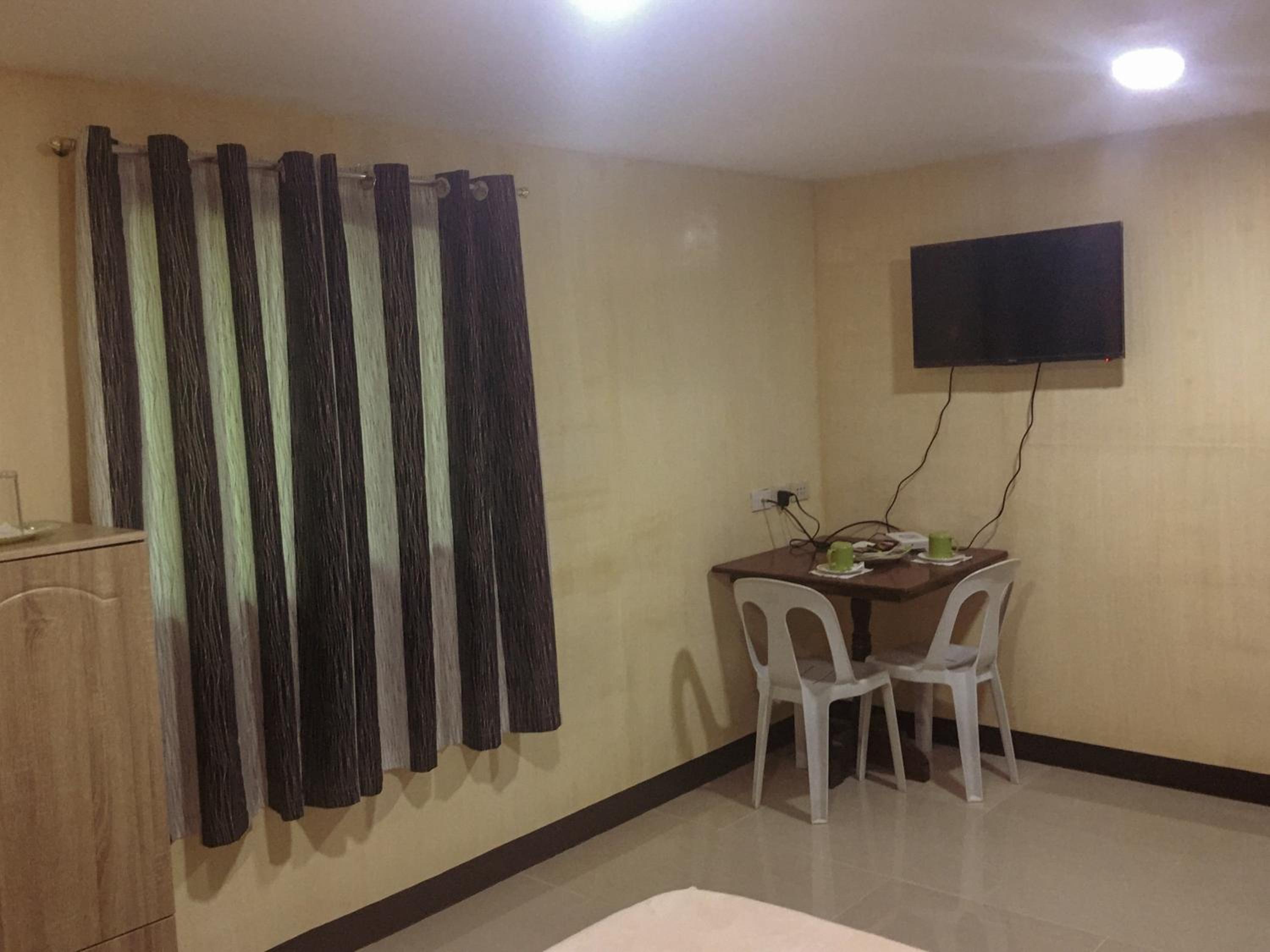 Studio with Balcony - Photo 18