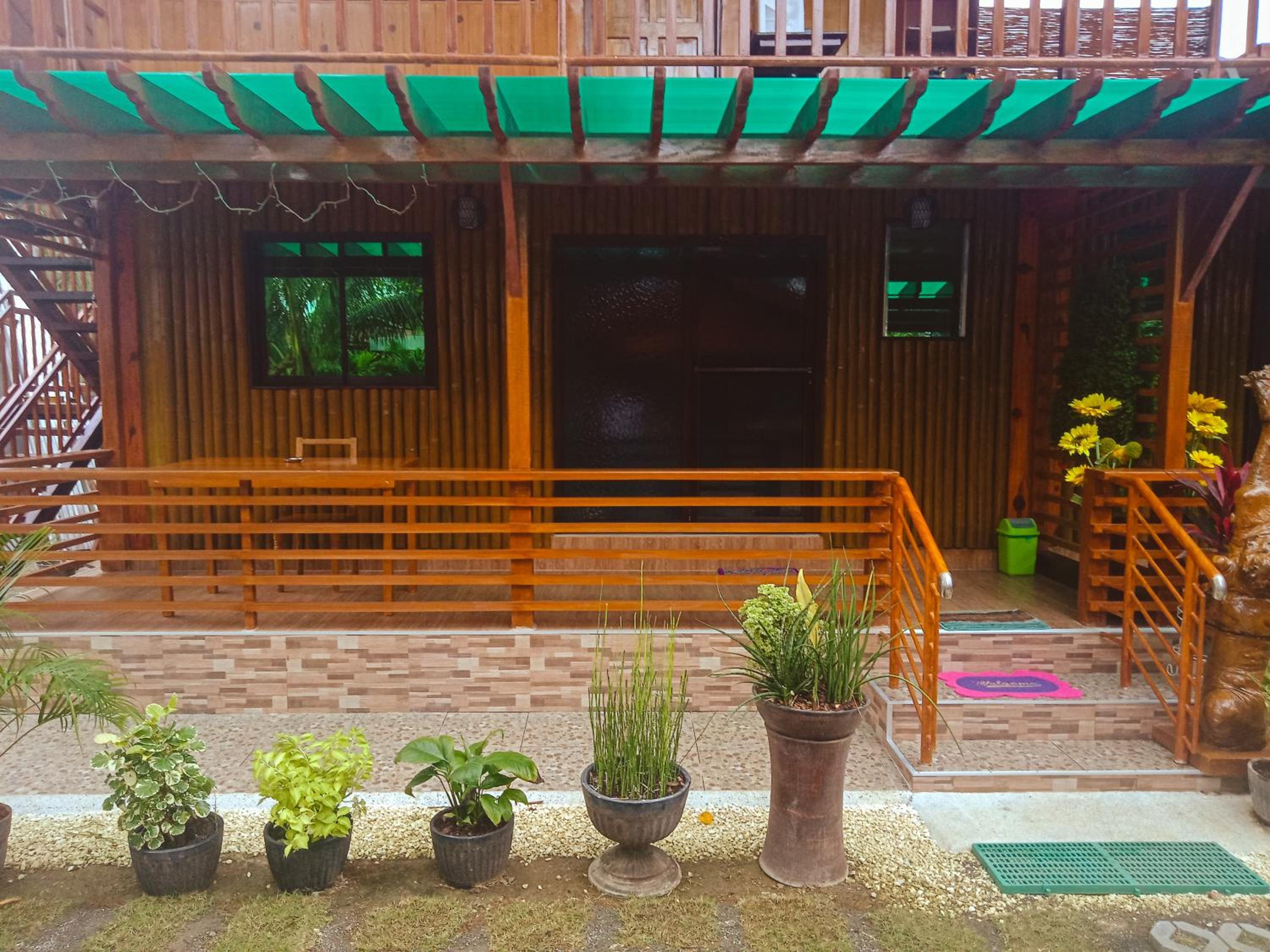 Studio with Balcony - Photo 7