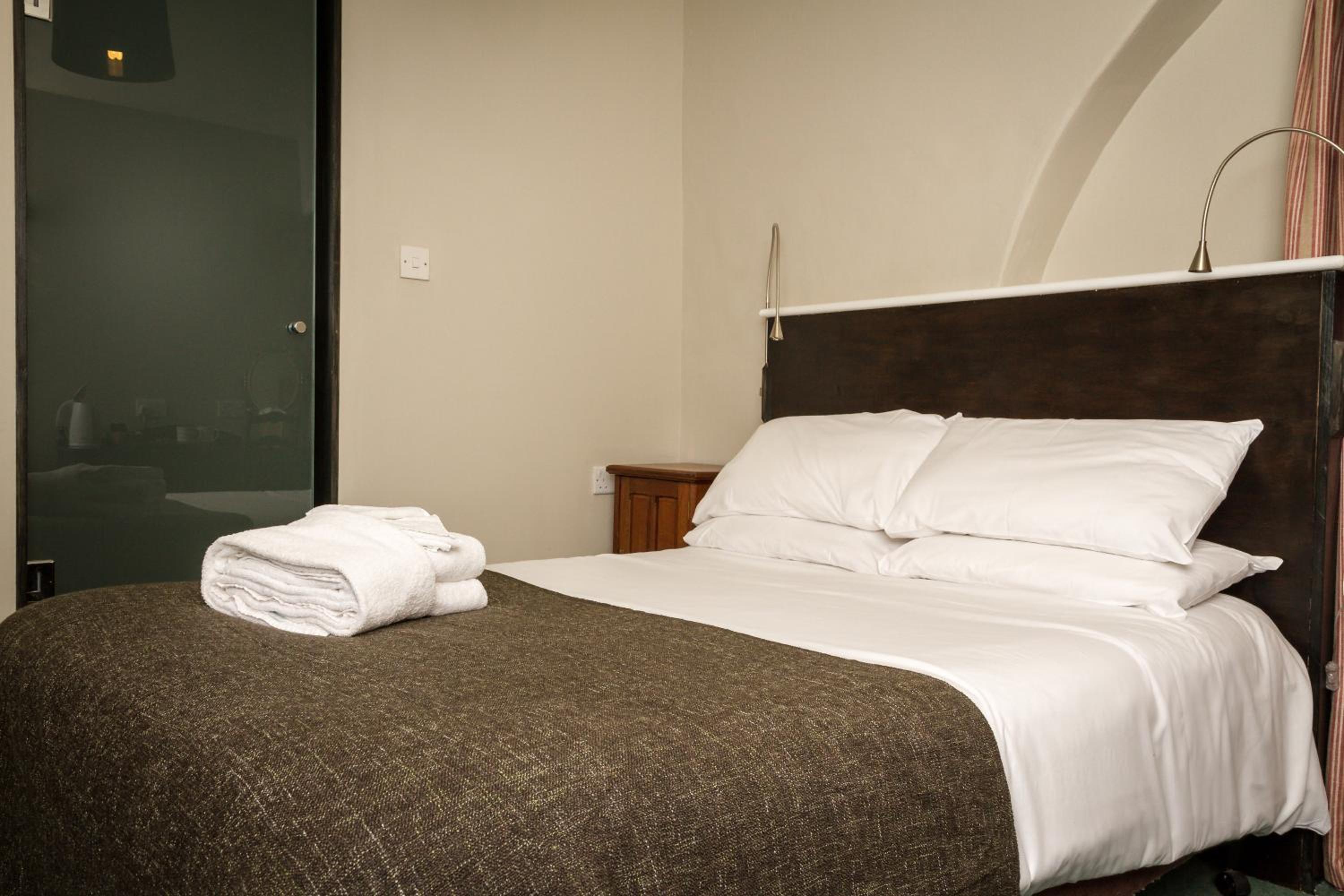 Double or Twin Room with Mountain View - Photo 3