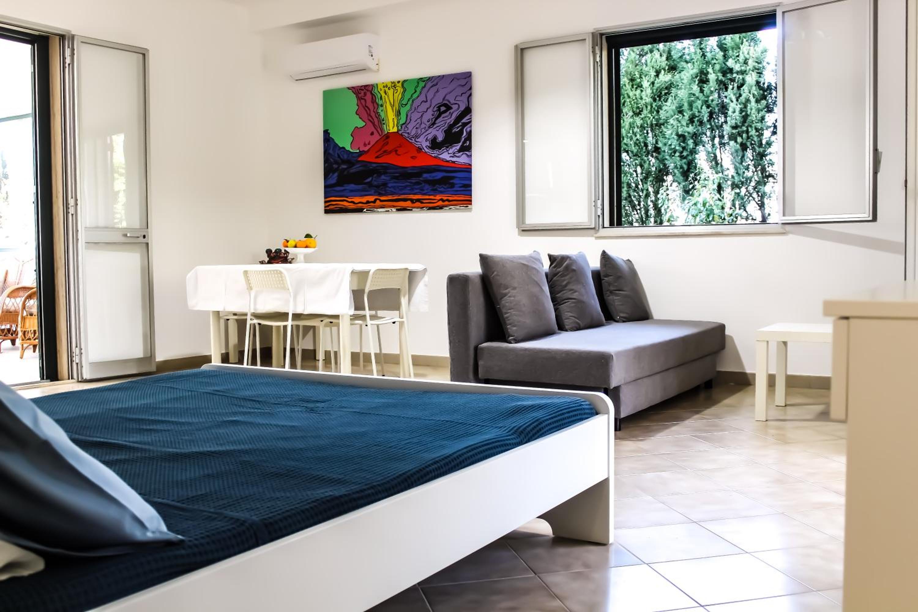 One-Bedroom House photo 1