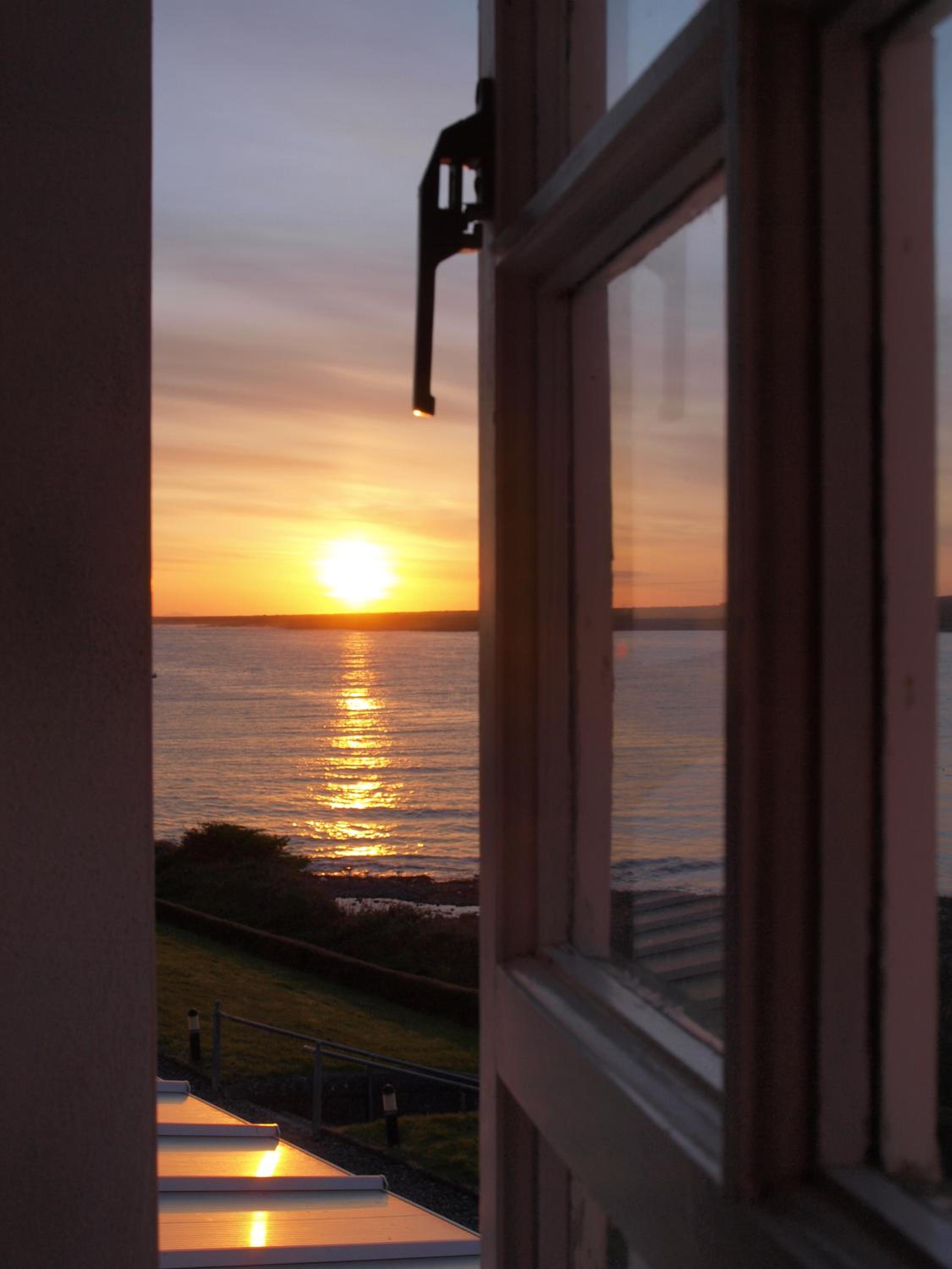 Double Room with Ocean View - Photo 2