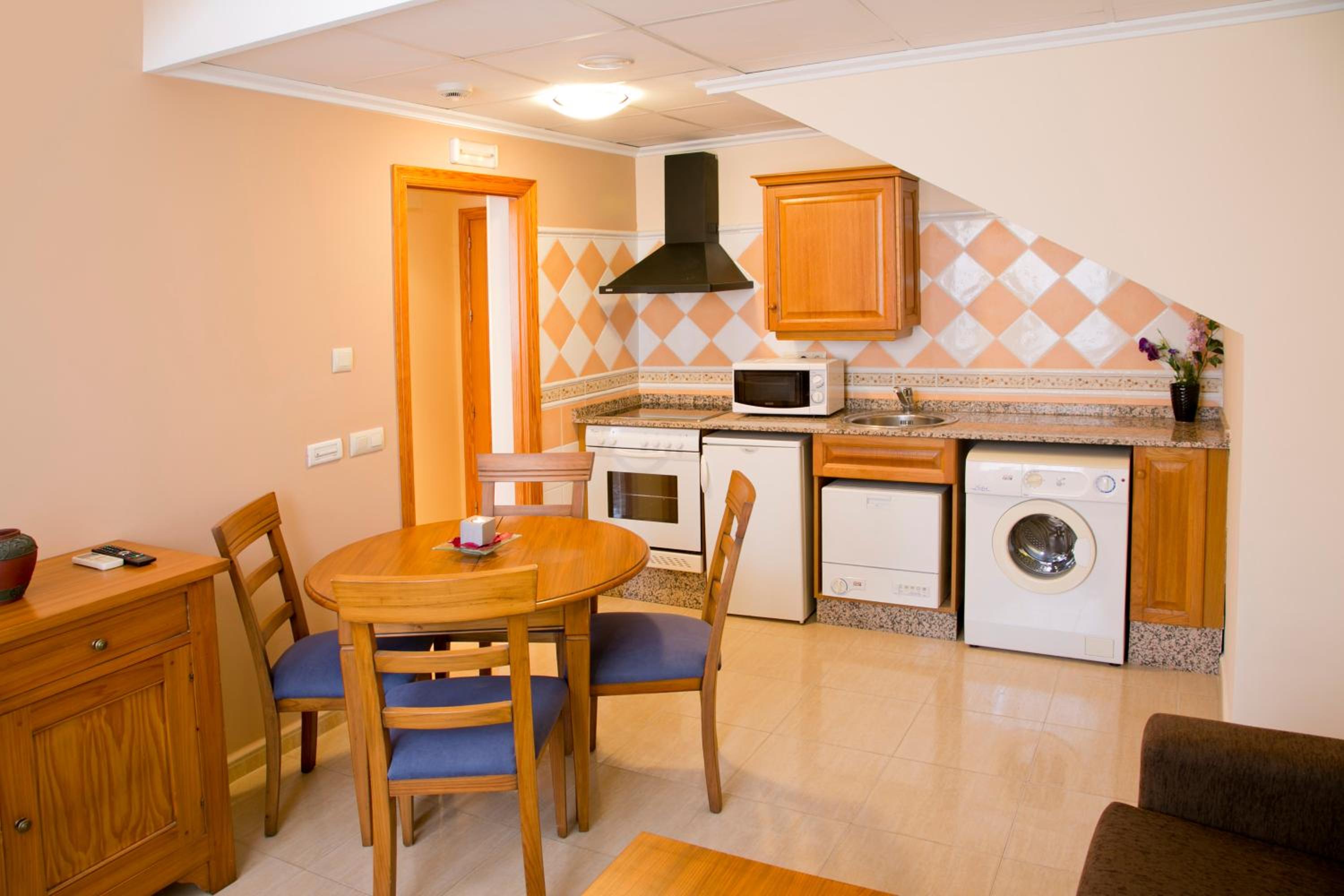 One-Bedroom Apartment (1 Adult) - Photo 3