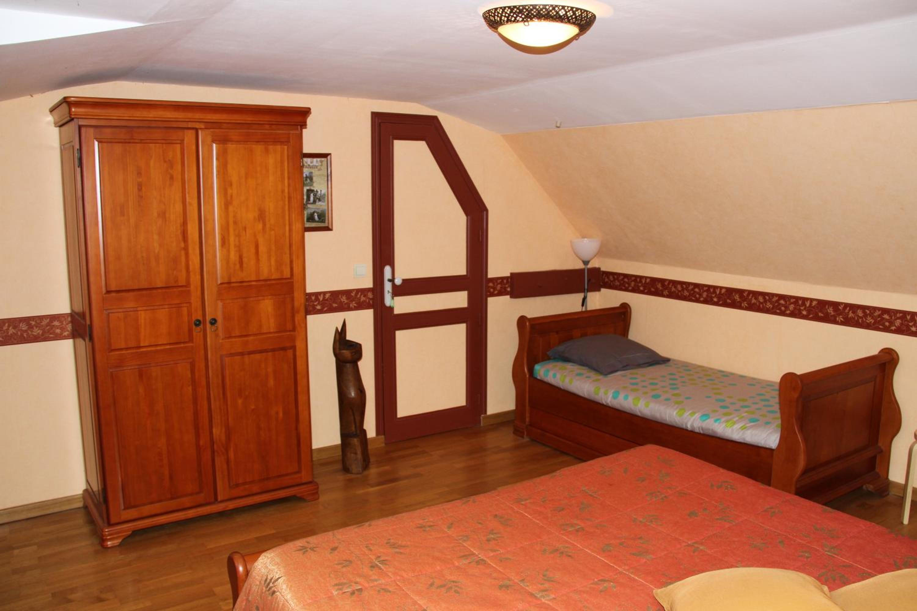 Family Room with Private Bathroom photo 2