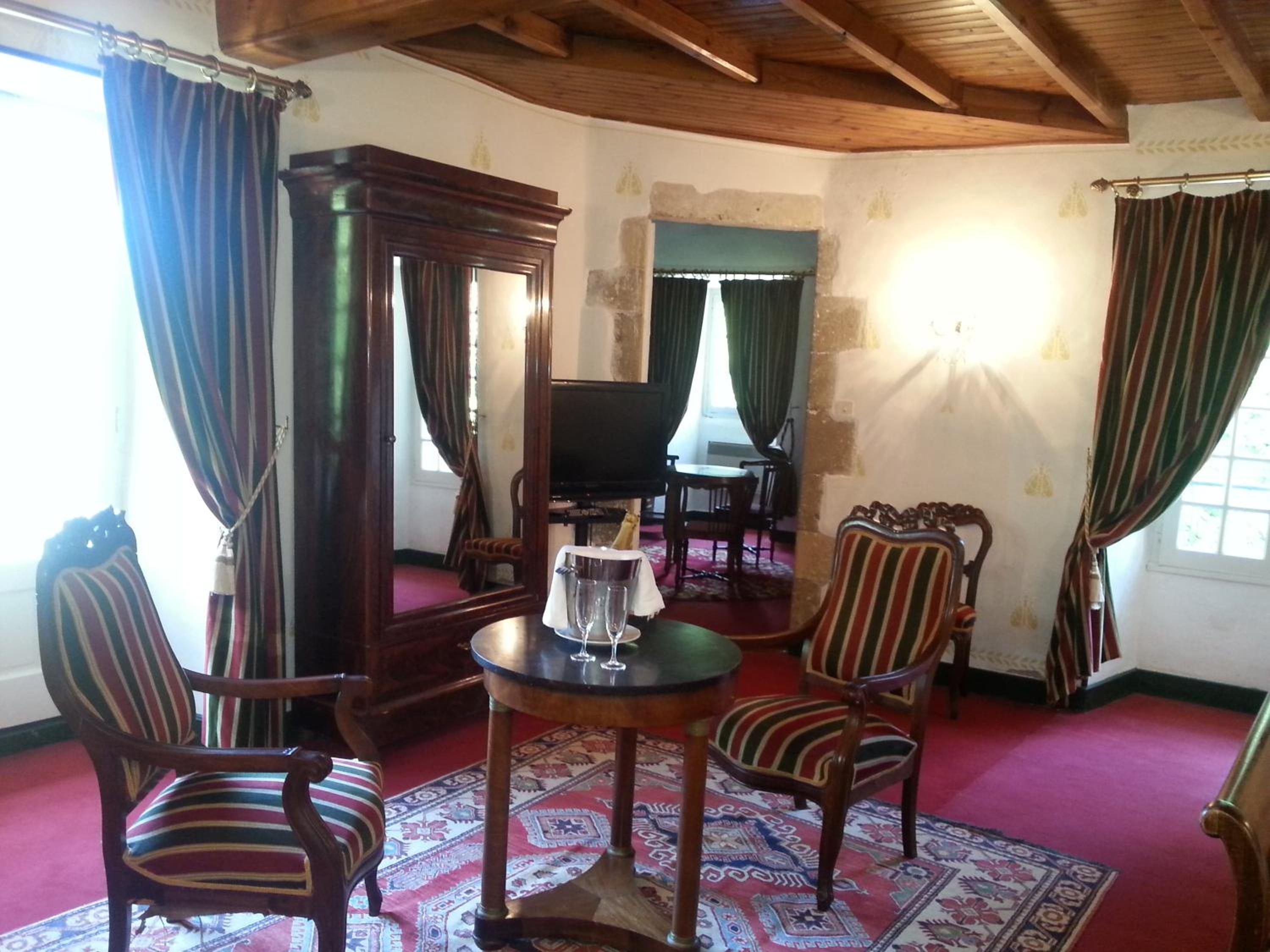 Deluxe Triple Room photo 3