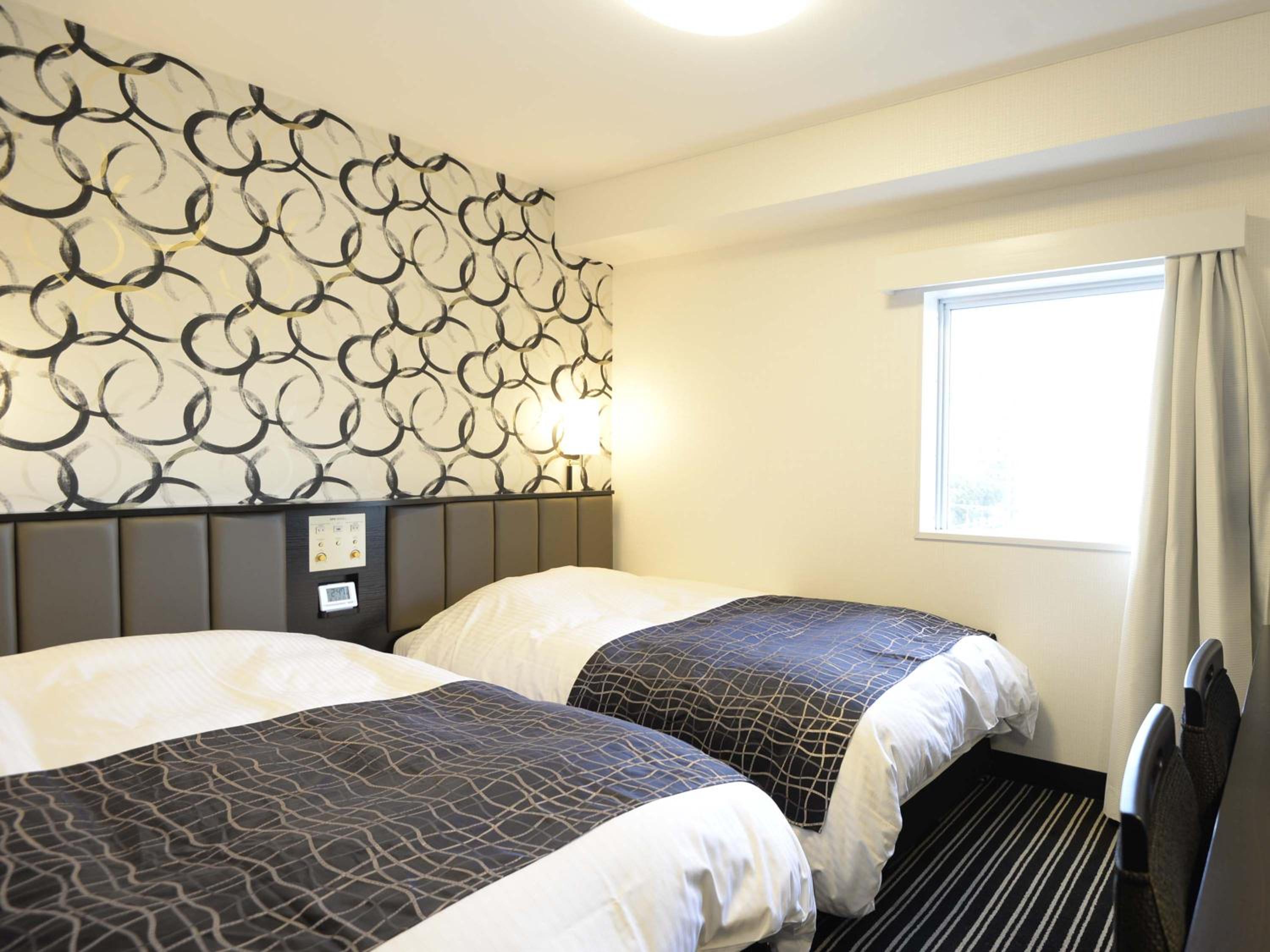 Twin Room - Non-Smoking photo 3