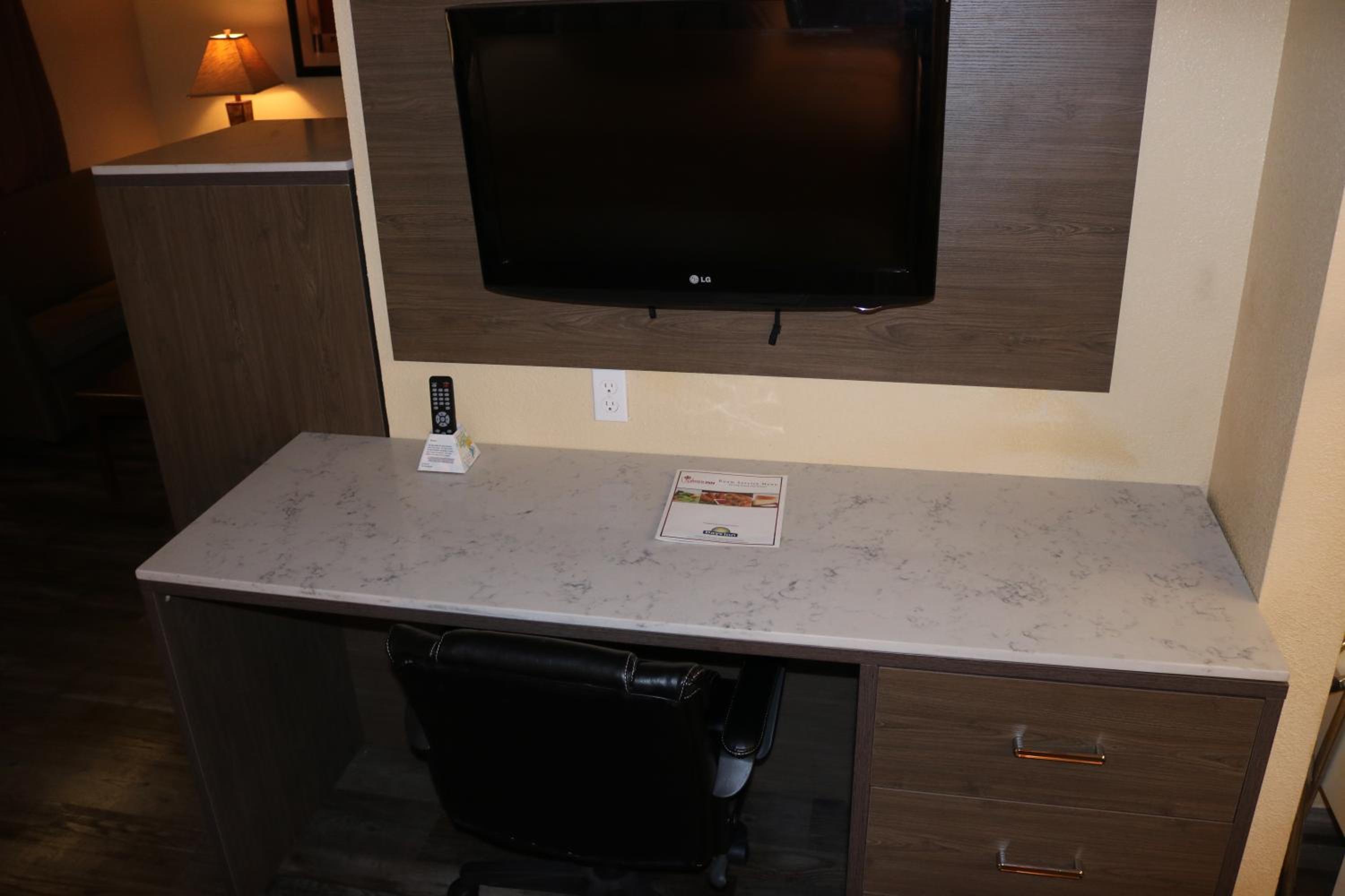 King Room - Disability Access/Non-Smoking - Photo 1