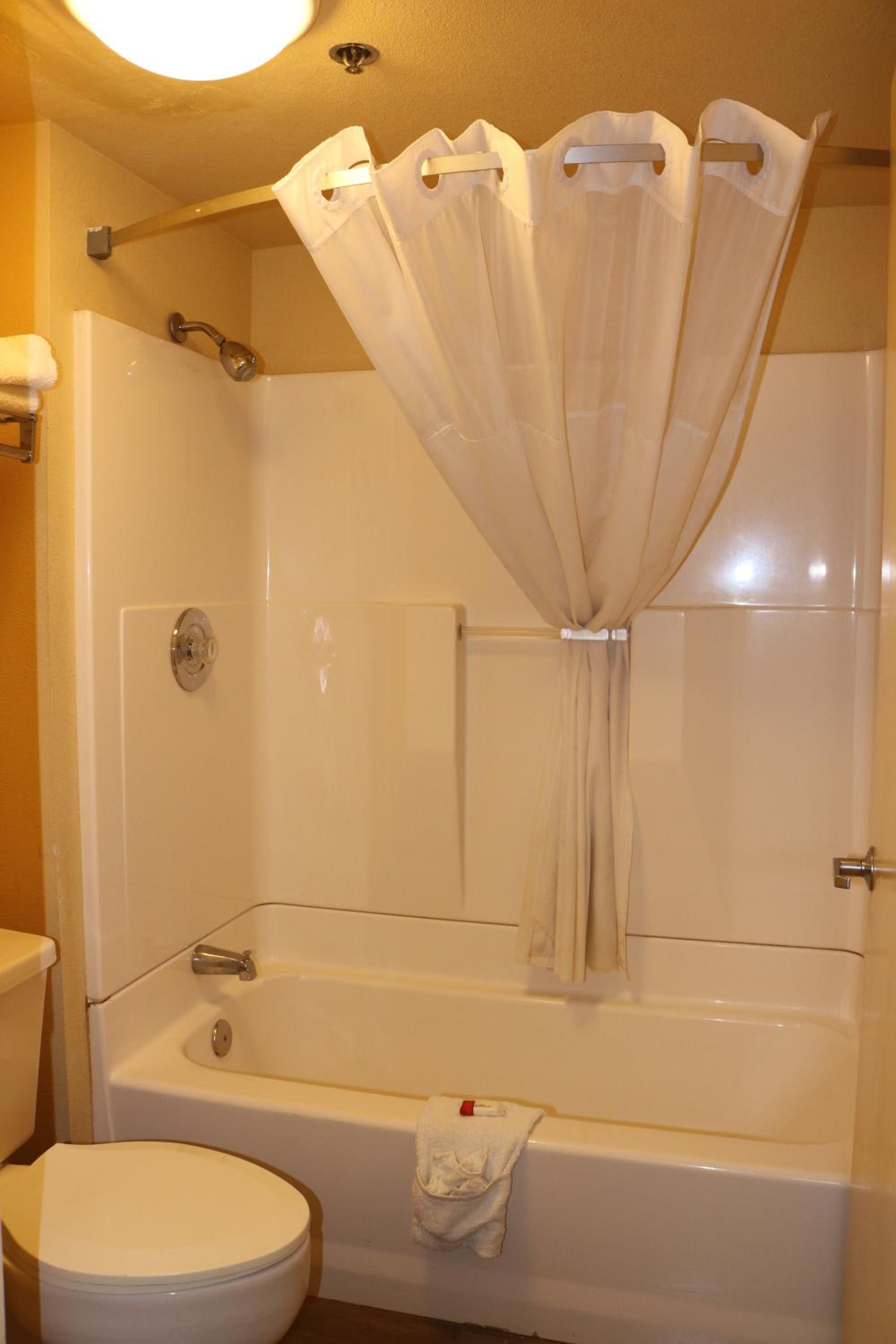 King Room - Non-Smoking - Photo 10