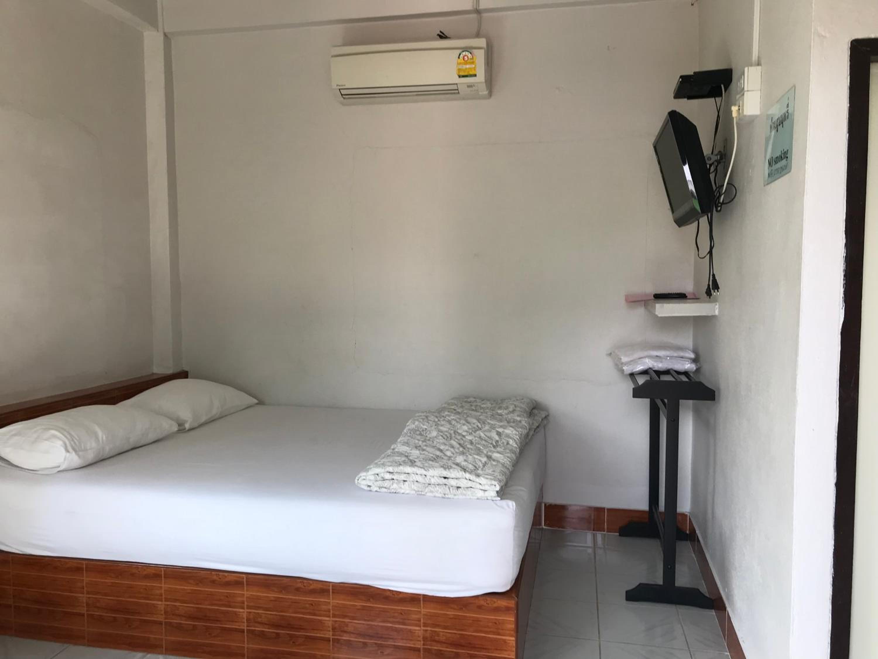Double Room - Photo 17