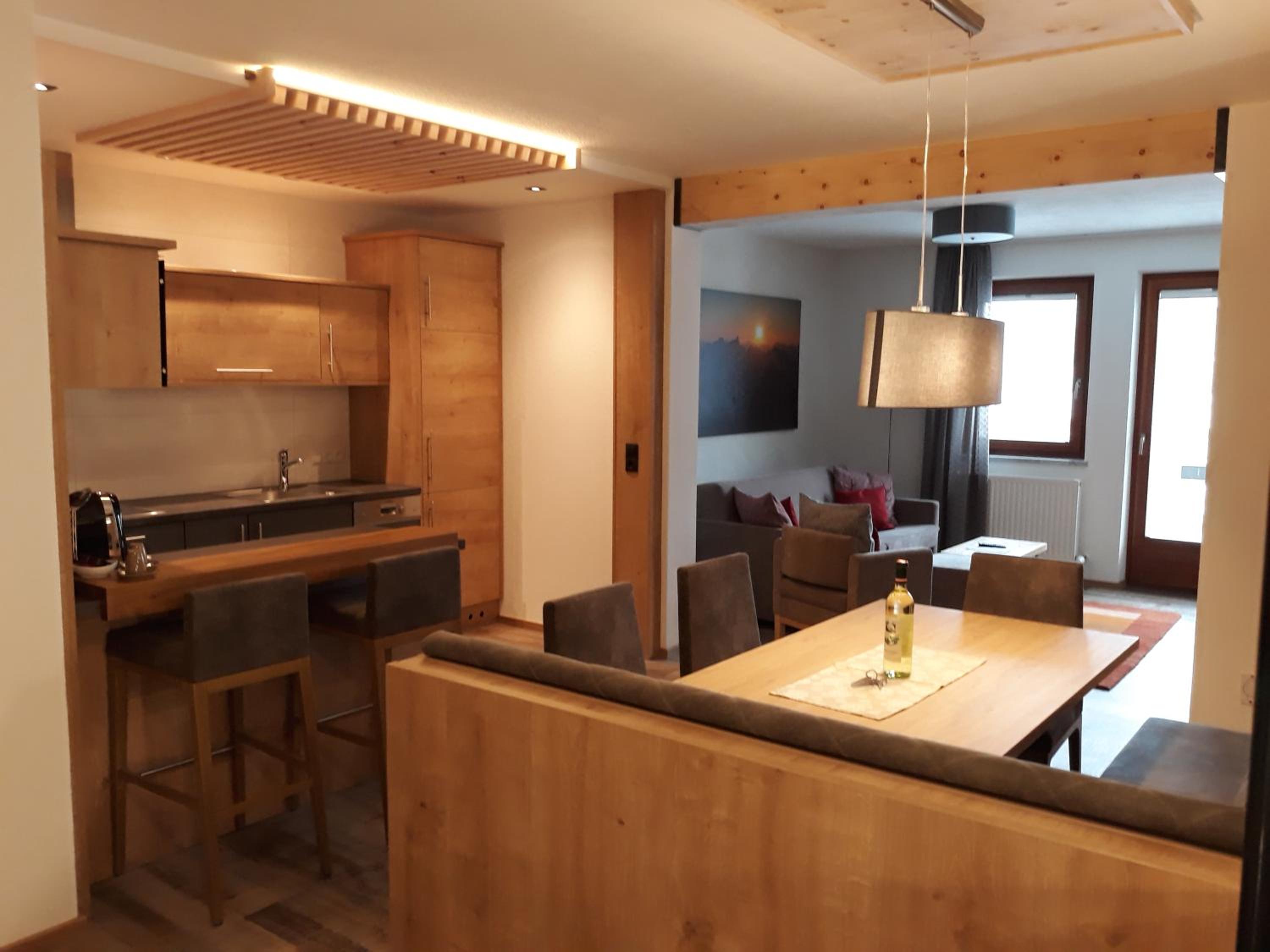 Apartment - Split Level photo 2
