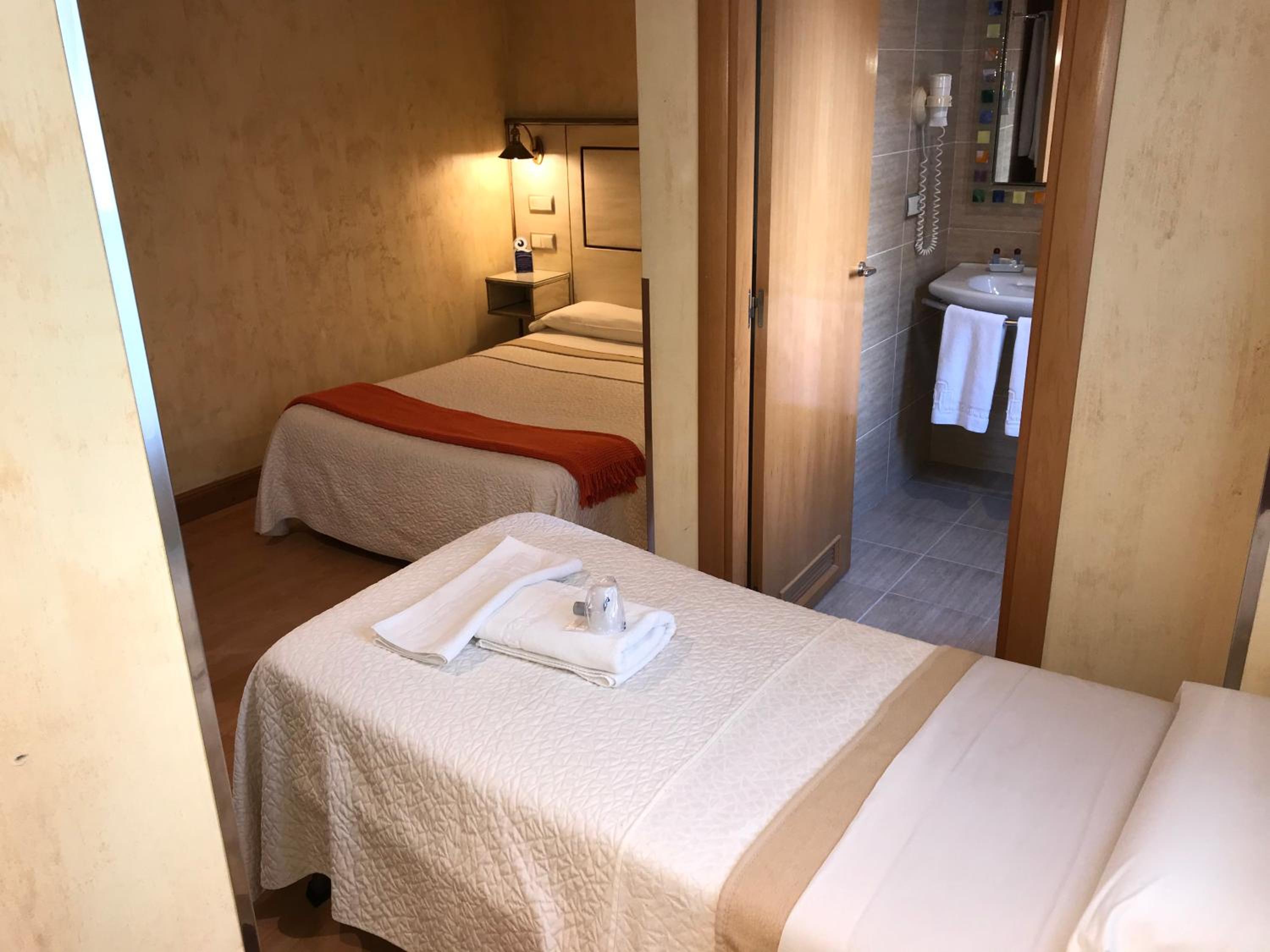 Triple Room - Photo 2