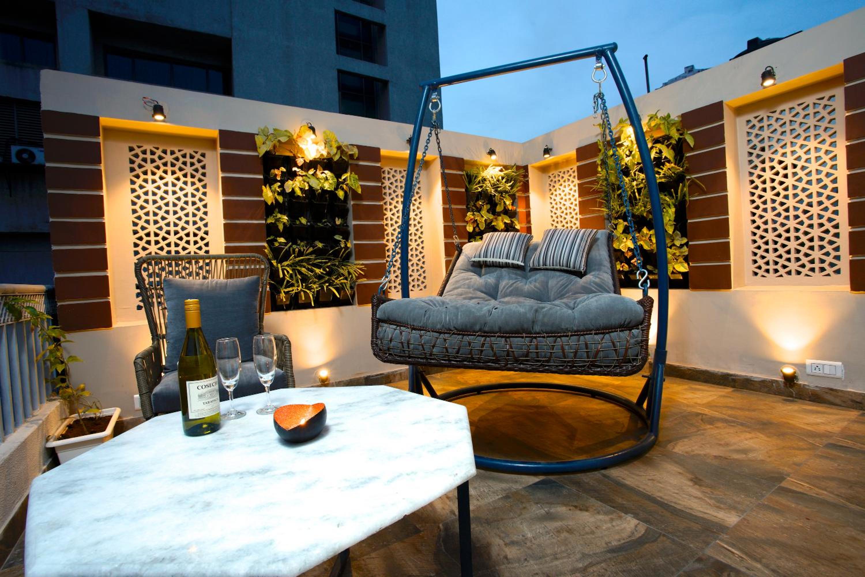 Penthouse Suite - Photo 2