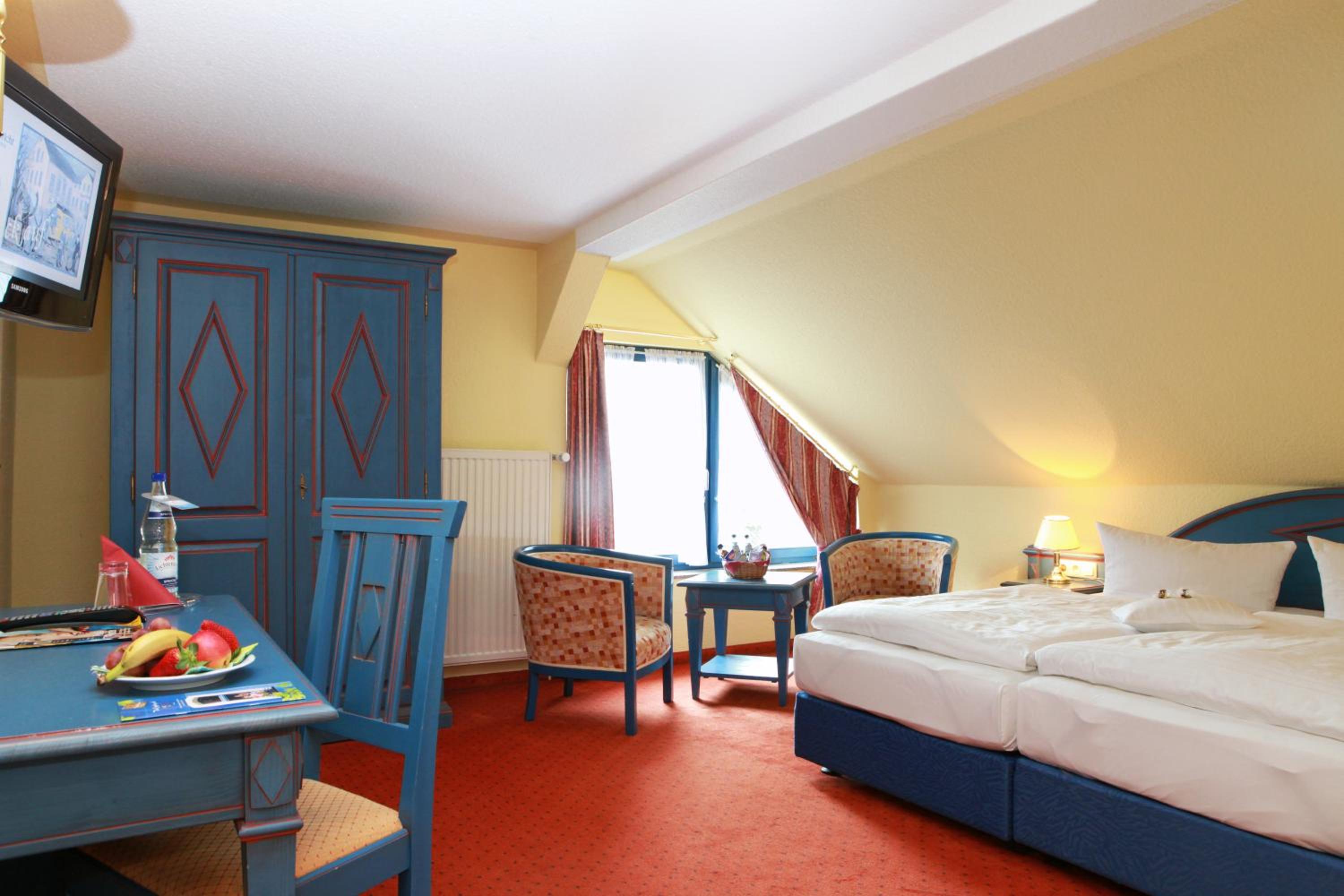 Large Double Room photo 3