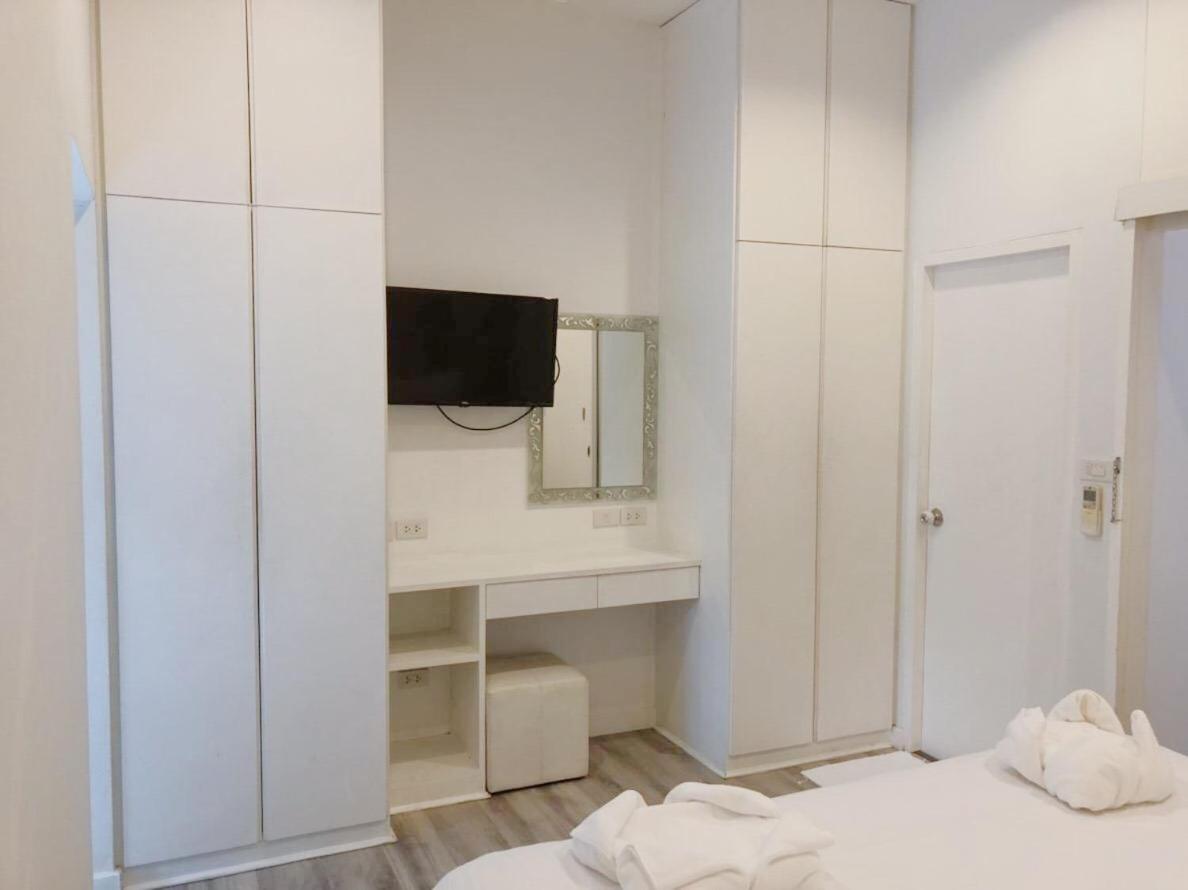 Apartment photo 2