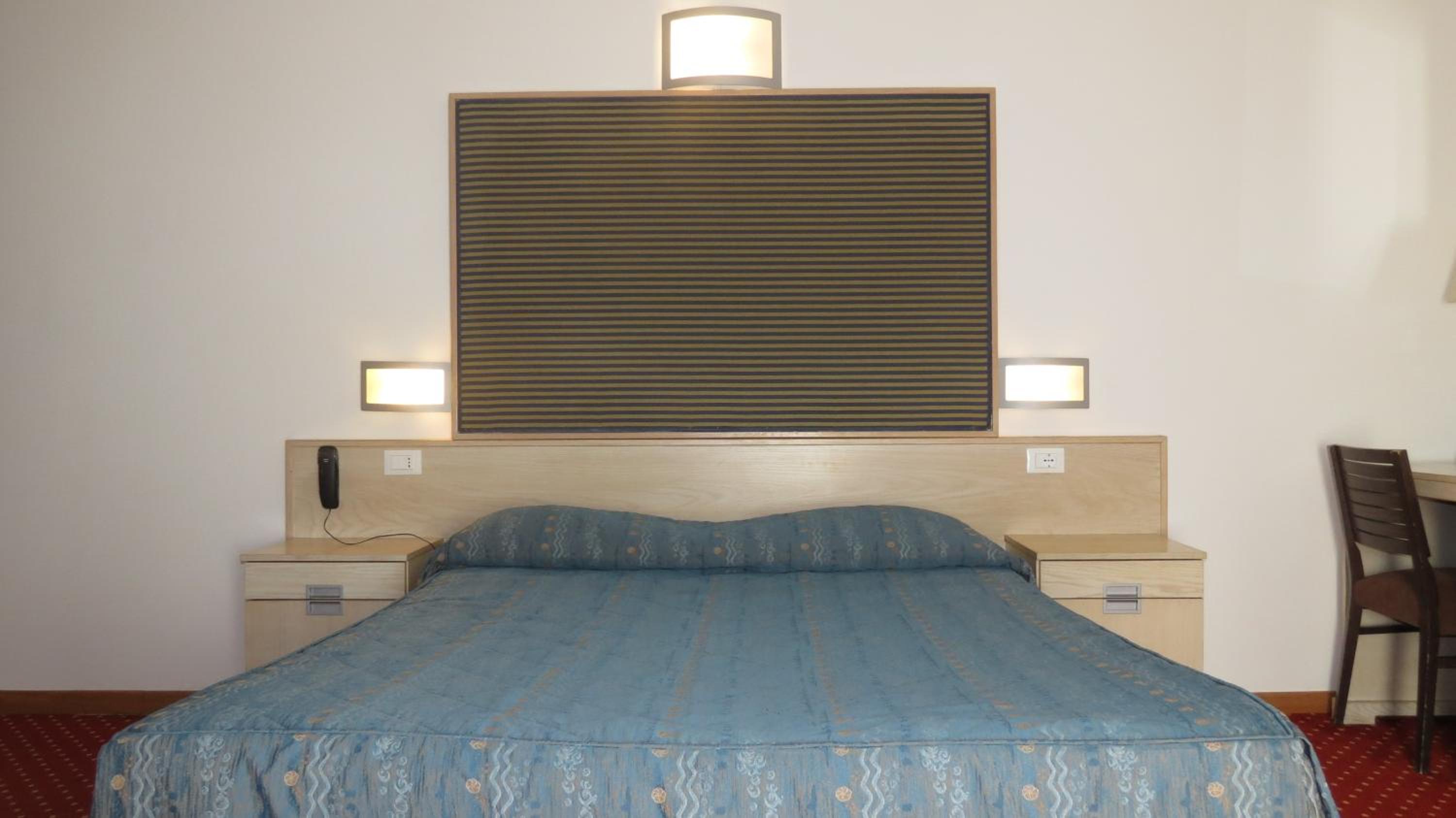 Double Room - Photo 5