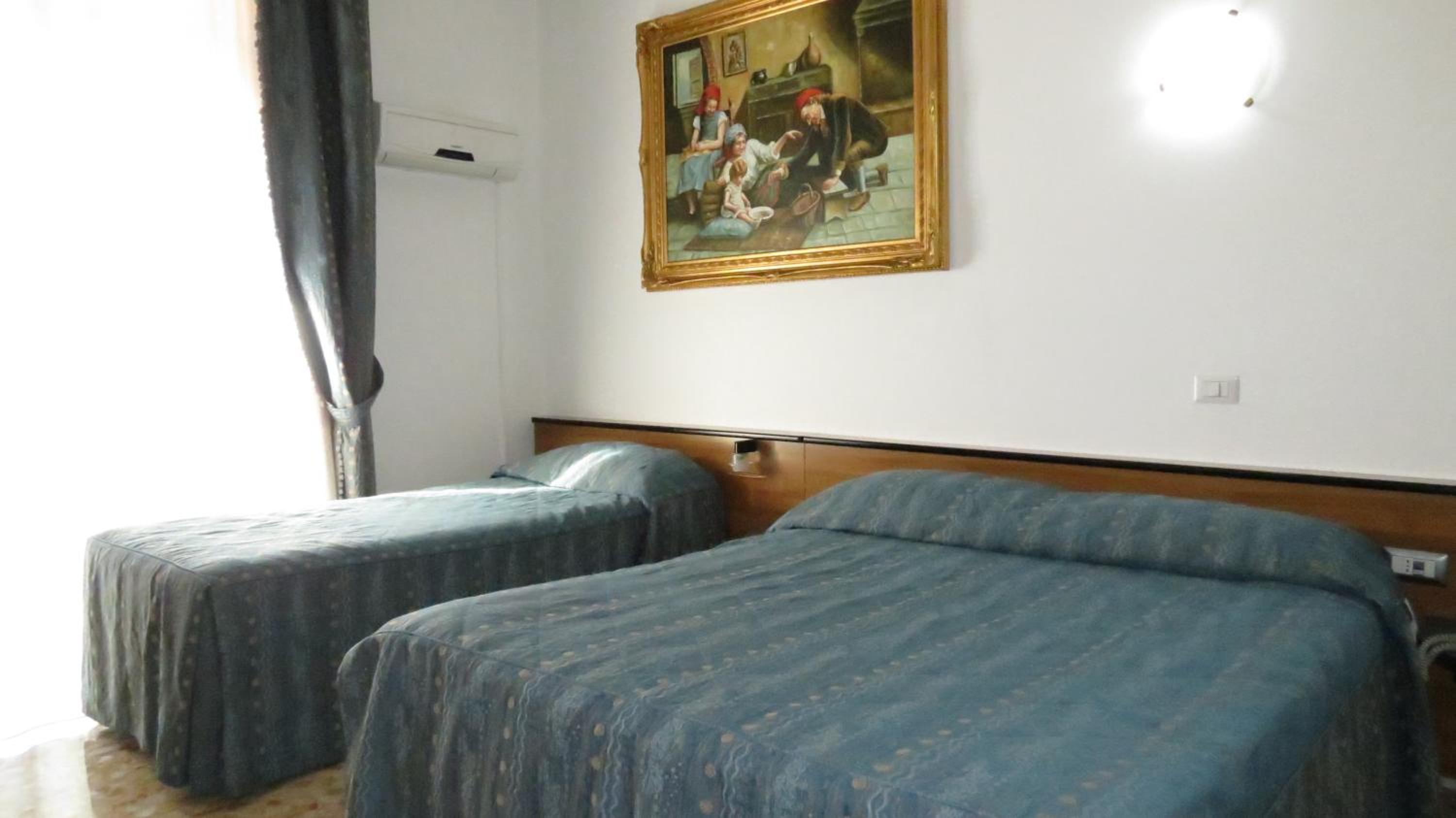 Triple Room - Photo 1