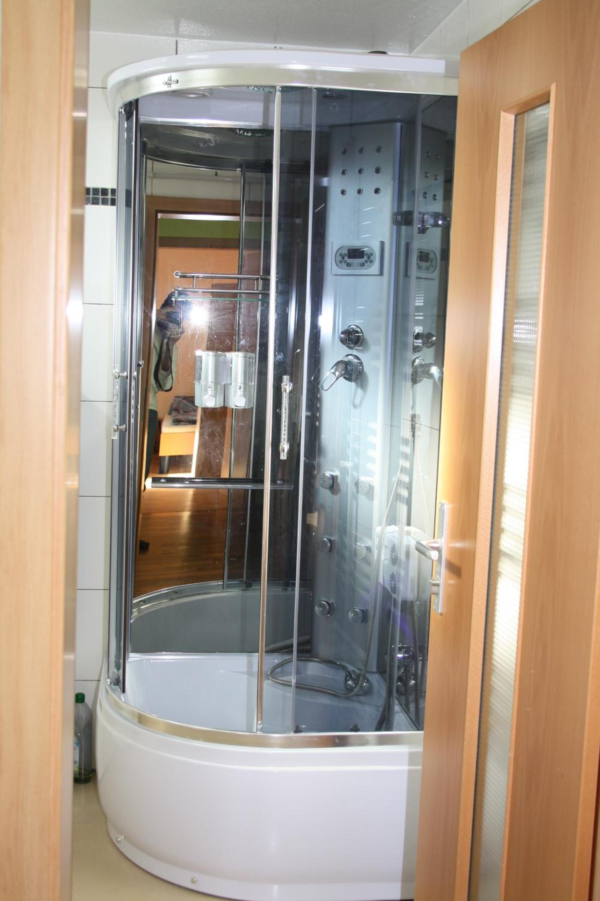 One-Bedroom Apartment - Photo 11