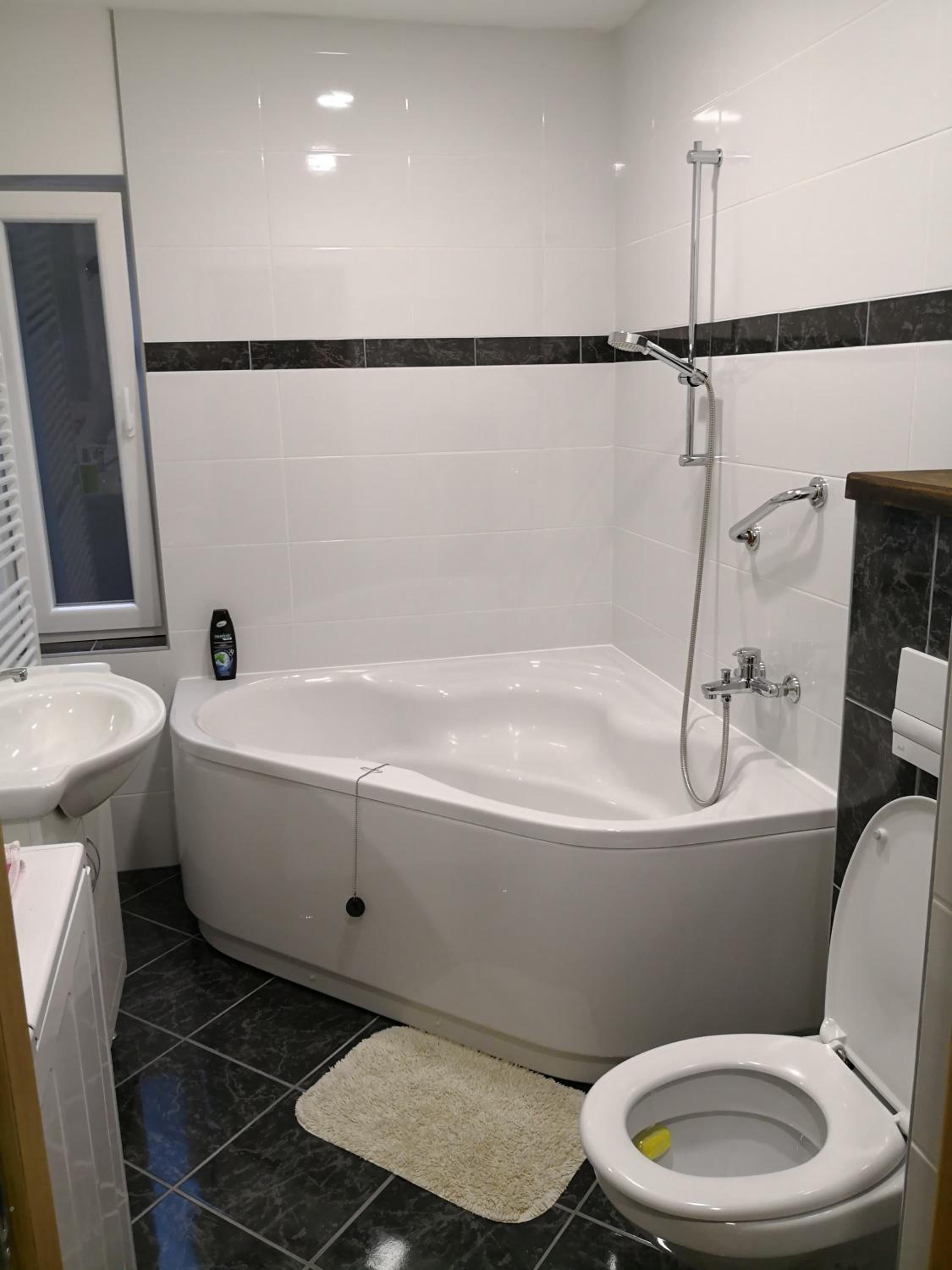 One-Bedroom Apartment - Photo 19