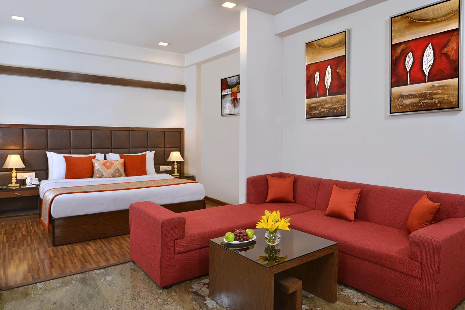 Deluxe Double Room with Balcony photo 2