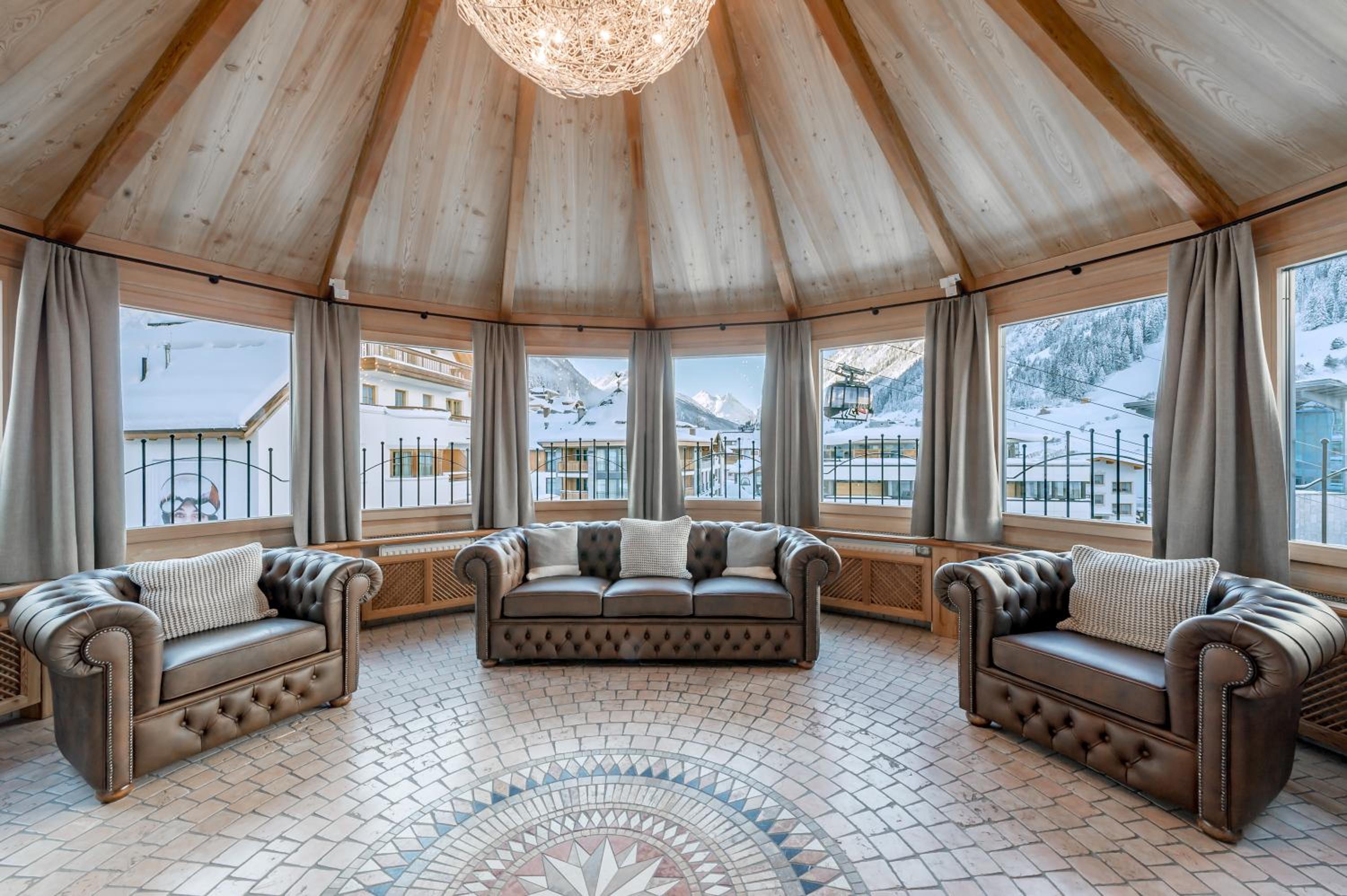 Superior Suite photo 1