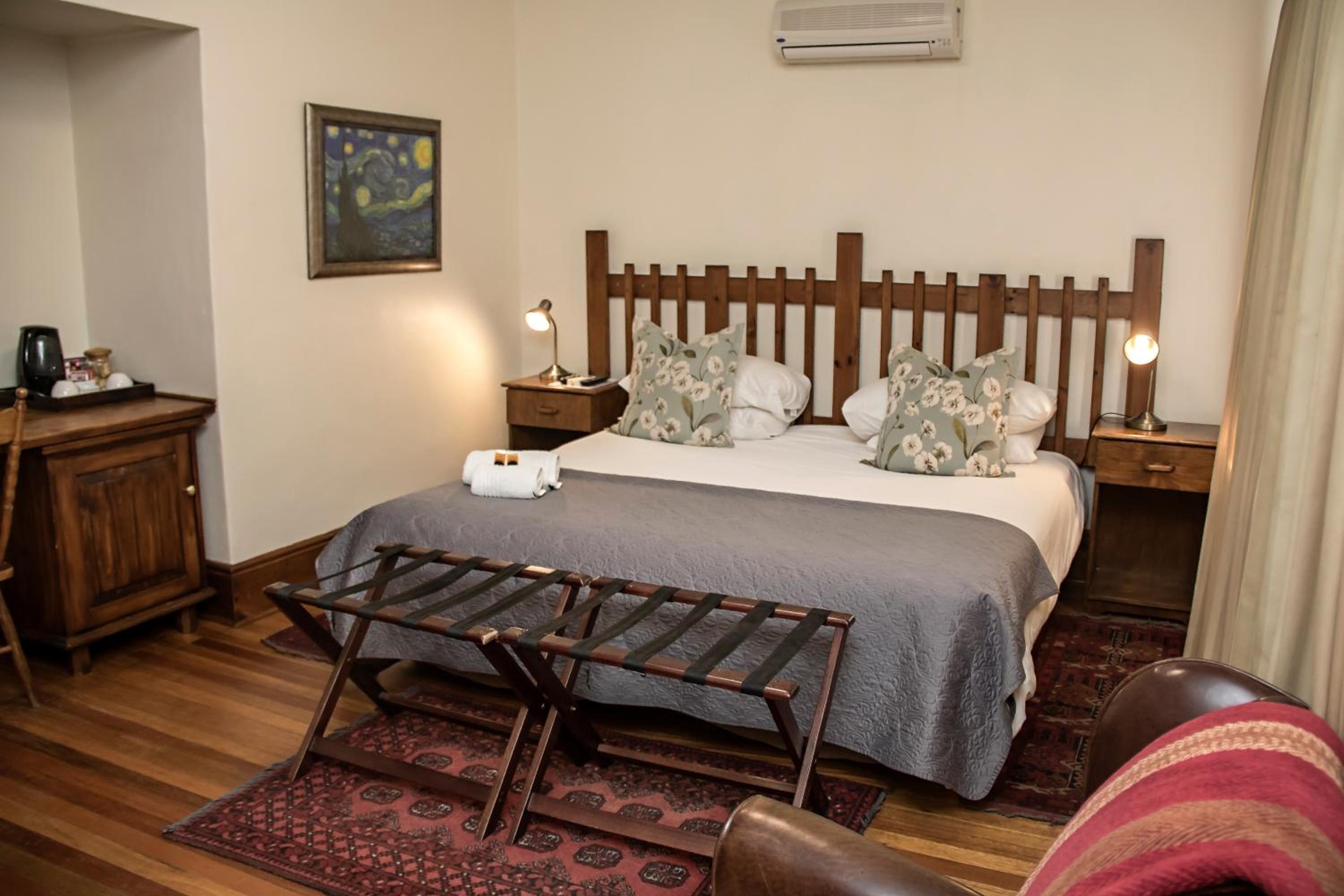 Deluxe King Room photo 1