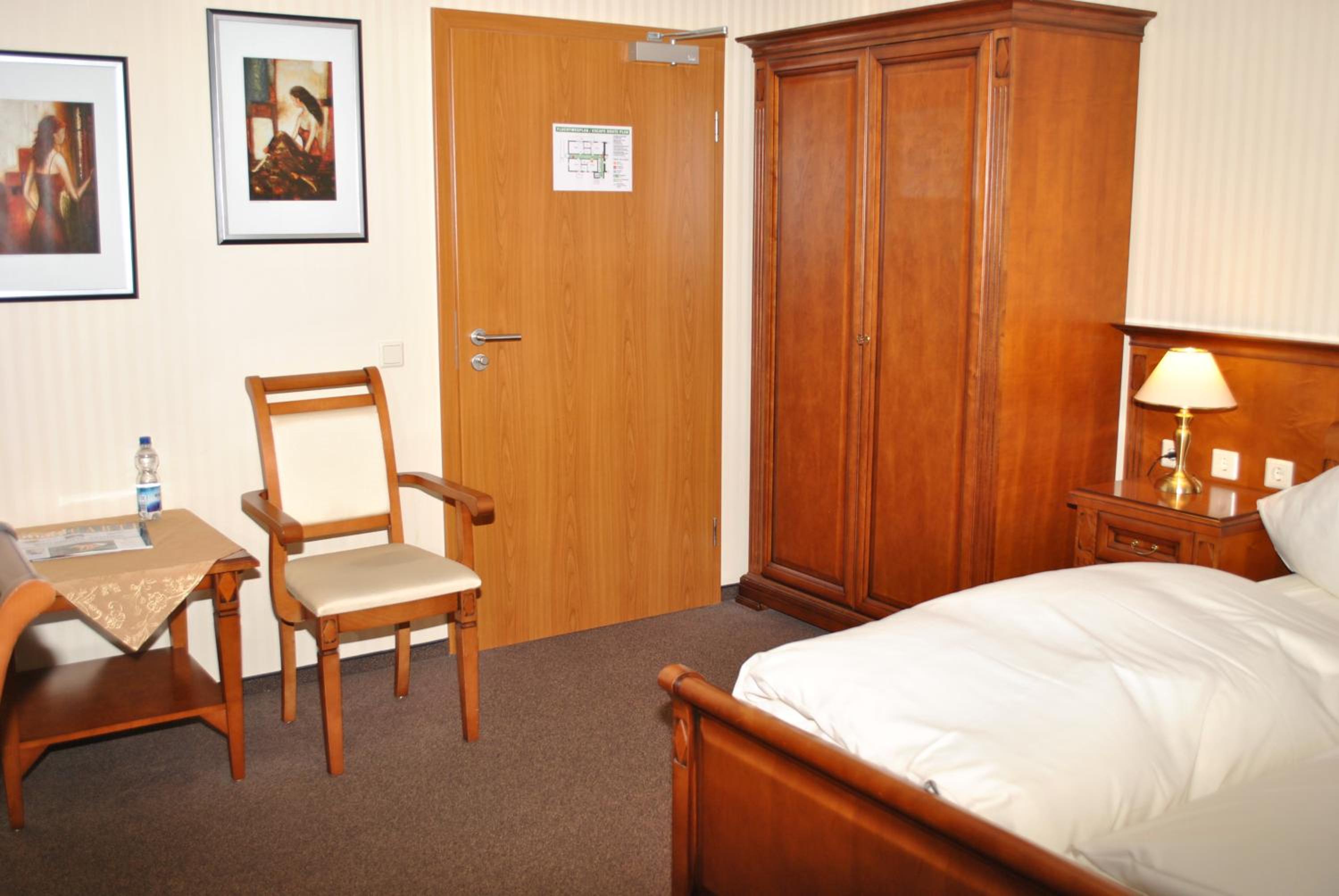 Standard Double Room - Photo 1